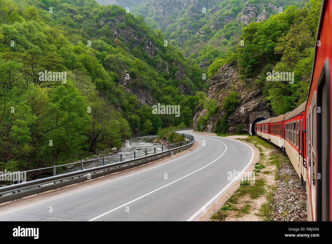 Reisen Sie mit dem Zug, Frühling Stockfoto