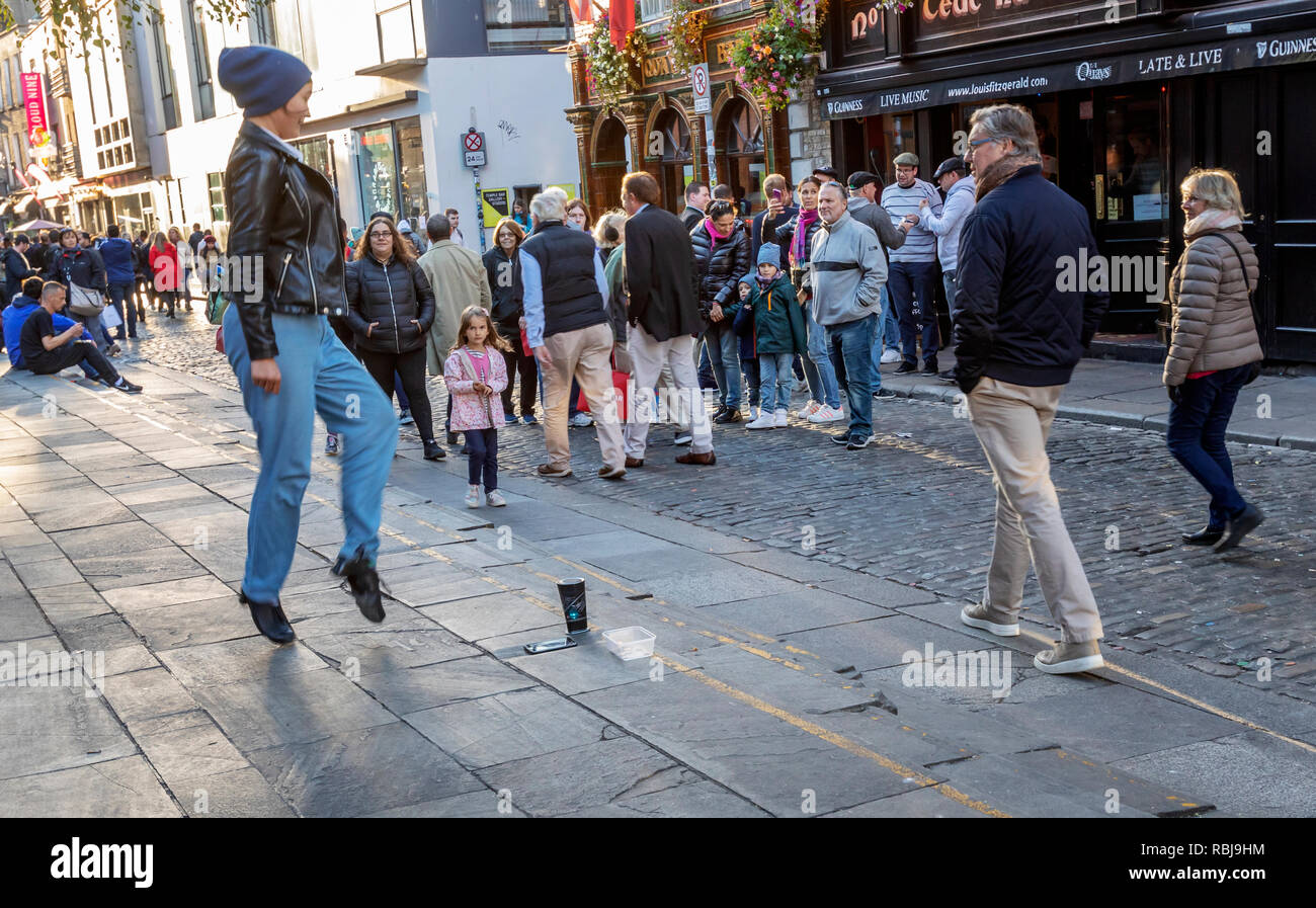 Schritt Tanz Stockfotos Und Bilder Kaufen Alamy
