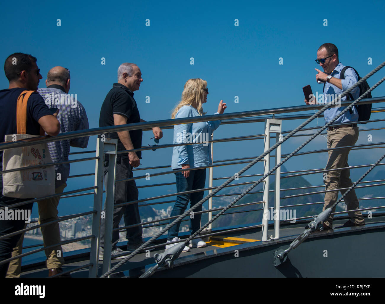 Benjamin Netanjahu und Frau Sara mit Freund Stockfoto