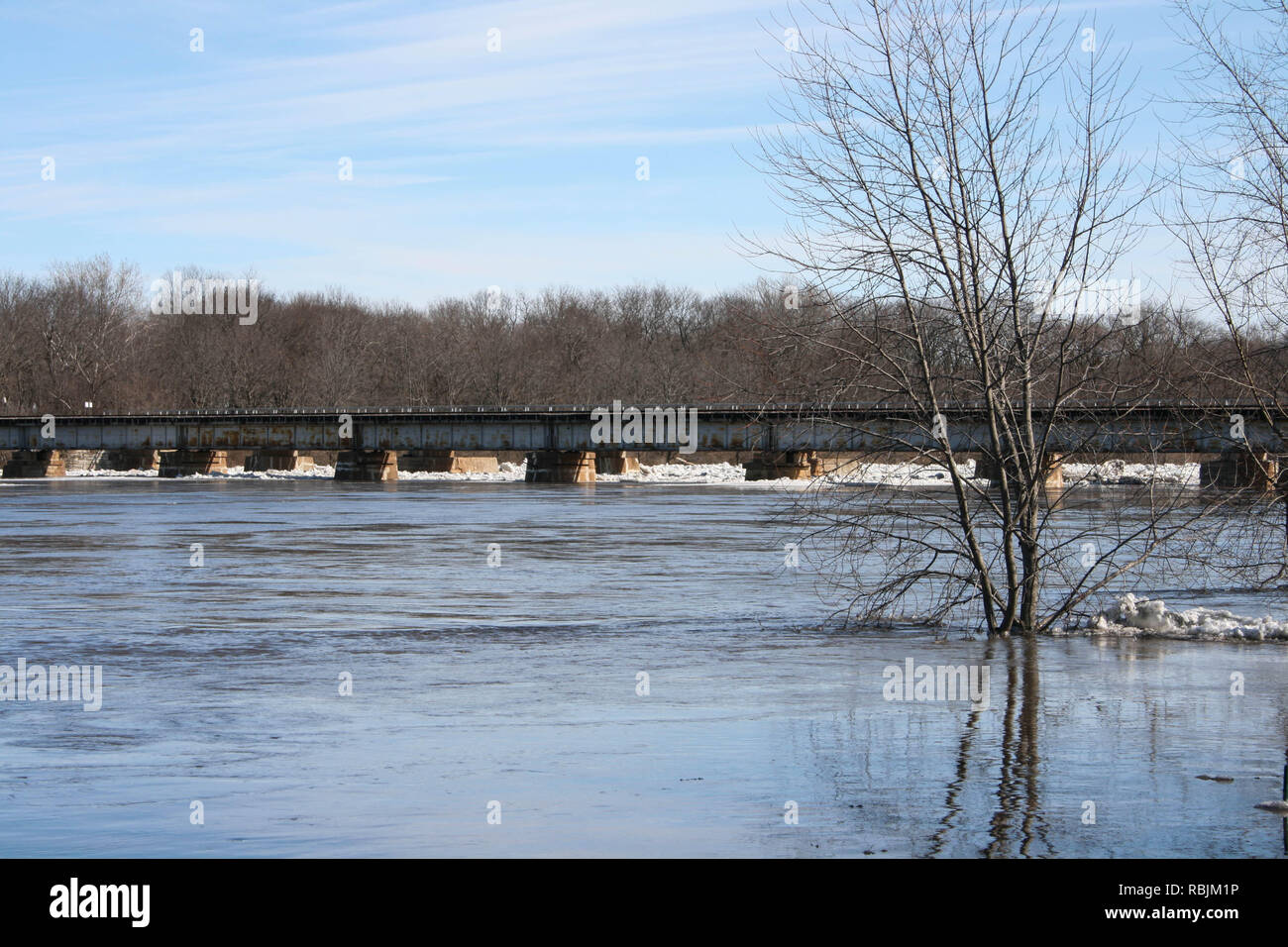 Eisstau auf Kankakee River in Illinois, USA Stockfoto