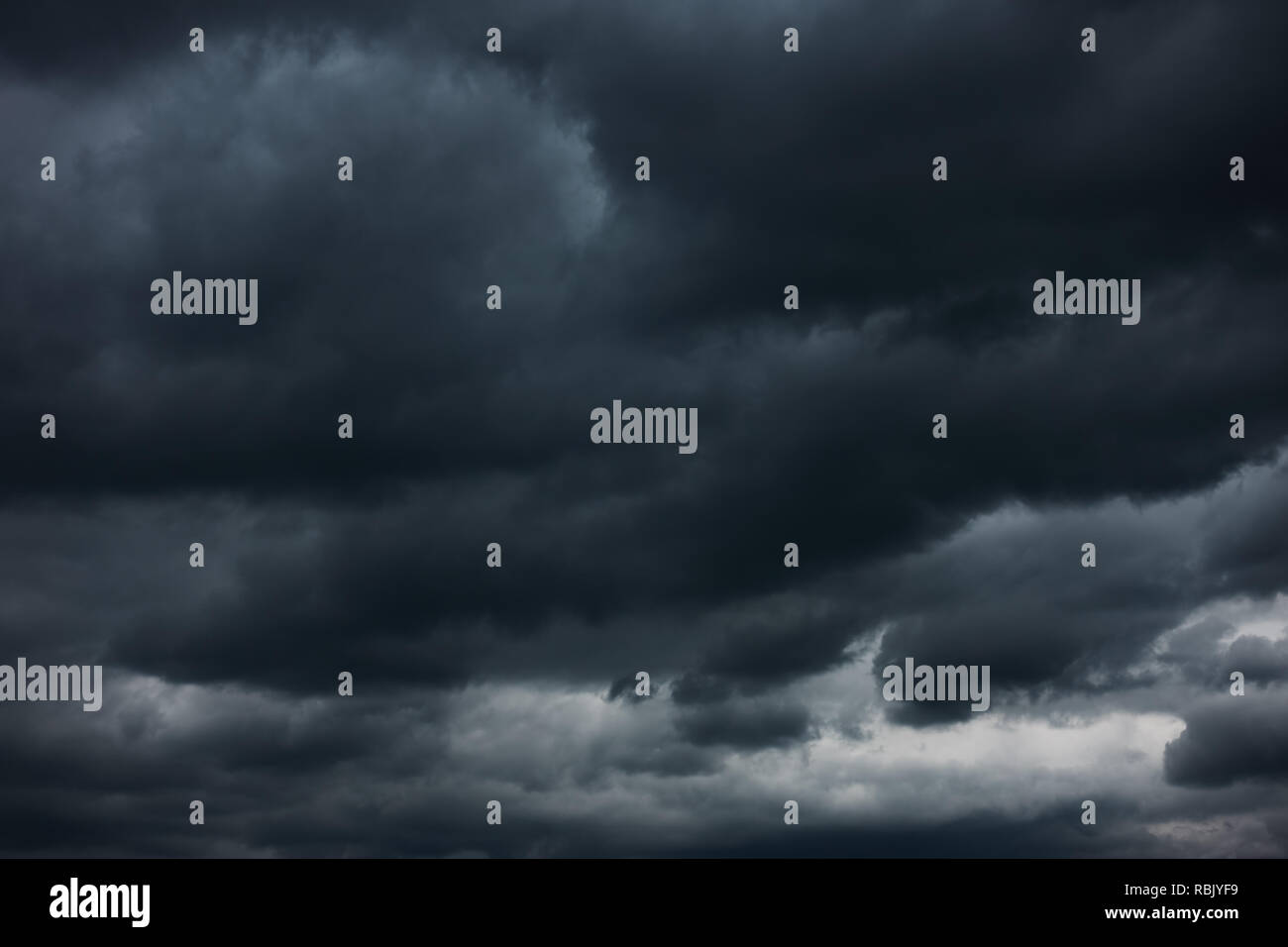 Schwere stürmischen Wolken, können als Hintergrund verwendet werden, Dramatischer Himmel Stockfoto