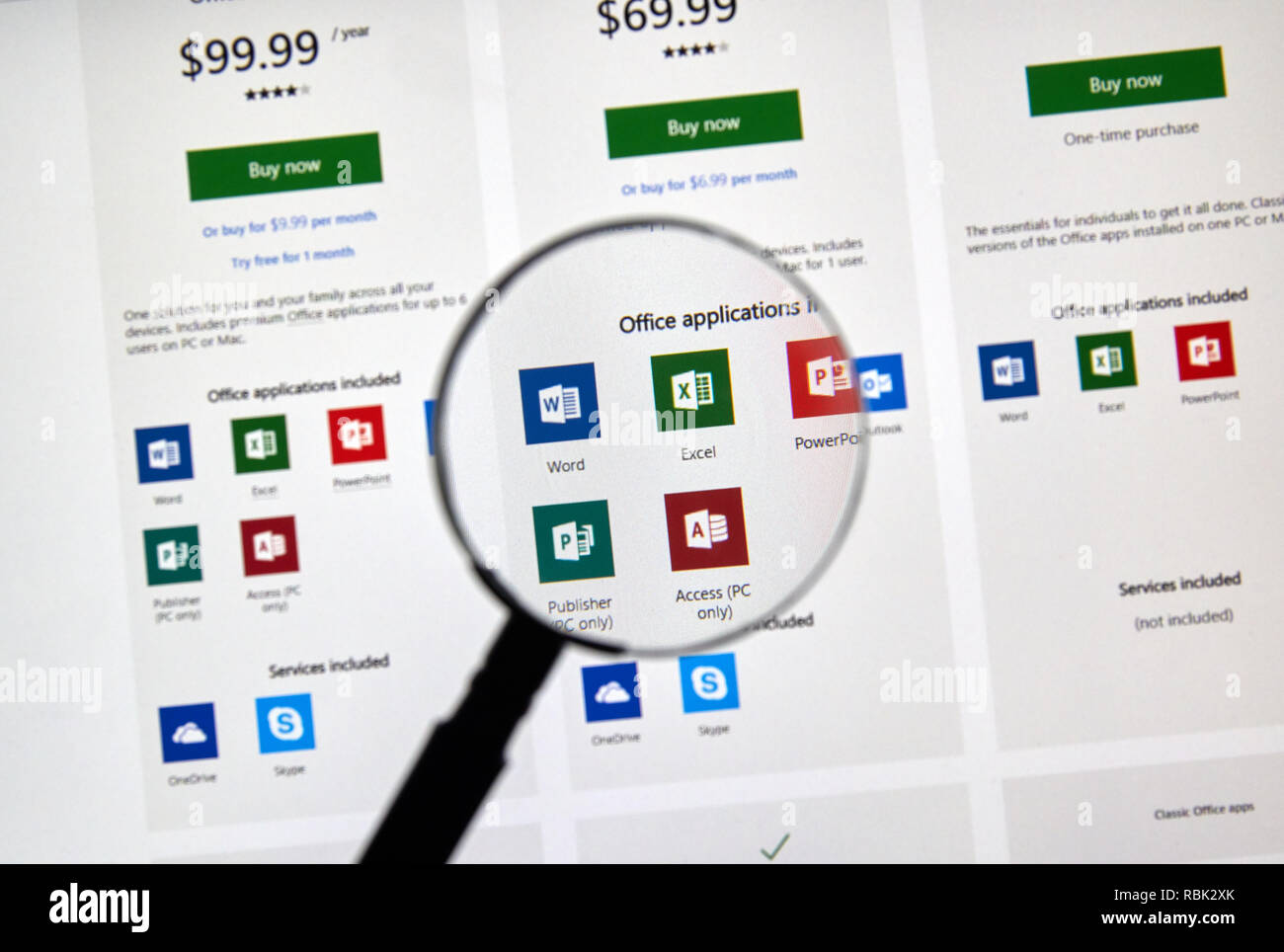 MONTREAL, KANADA - 10. Januar 2019: Microsoft Office 365 Symbole auf einem Bildschirm. Office 365 ist der Markenname Microsoft verwendet für eine Gruppe von Abonnements Stockfoto