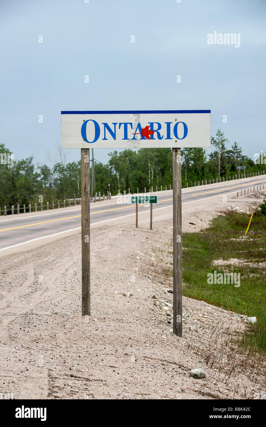 Kanada stellt großes Hinweisschild am Ontario-See auf