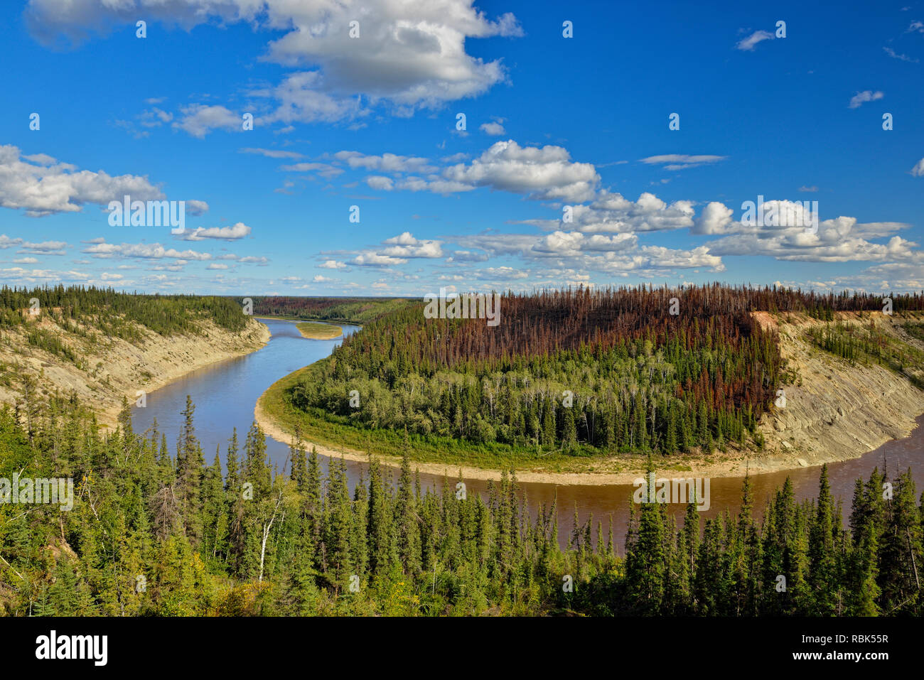 Hay River Gorge mit den jüngsten Waldbränden, Enterprise, Northwest Territories, Kanada Stockfoto