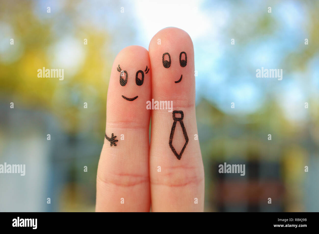Finger Kunst des Paares. Konzept der Romanze Büro. Stockfoto