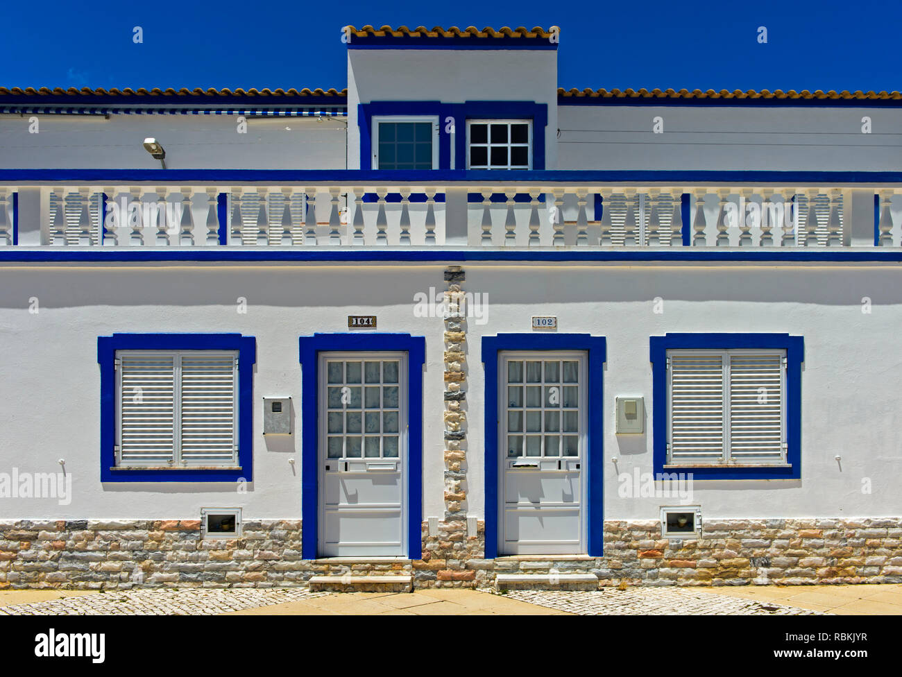 Wohnhaus im mediterranen Stil, Santa Luzia, Algarve, Portugal Stockfoto