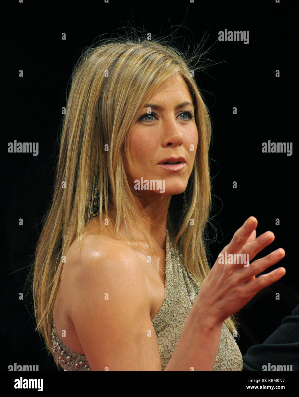 Berlin, Deutschland. 29 Mär, 2010. US Schauspielerin Jennnifer Aniston arives Für die Premiere ihres Films "The Bounty Hunter" in Berlin, Deutschland, 29. März 2010. Der Film ist in deutschen Kinos ab 01. April auf. Credit: Soeren Stache | Verwendung weltweit/dpa/Alamy leben Nachrichten Stockfoto