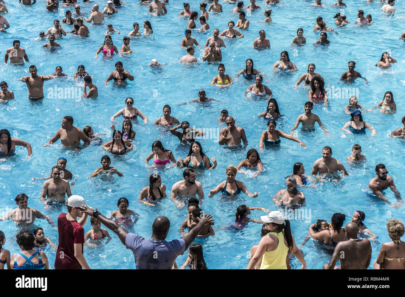 Sao Paulo, Brasilien. 11 Jan, 2019. Die badegäste genießen Sie sonnige und warme Tag, an sesc Belenzinho, Sao Paulo, Brasilien. Credit: Cris Fafa/ZUMA Draht/Alamy leben Nachrichten Stockfoto
