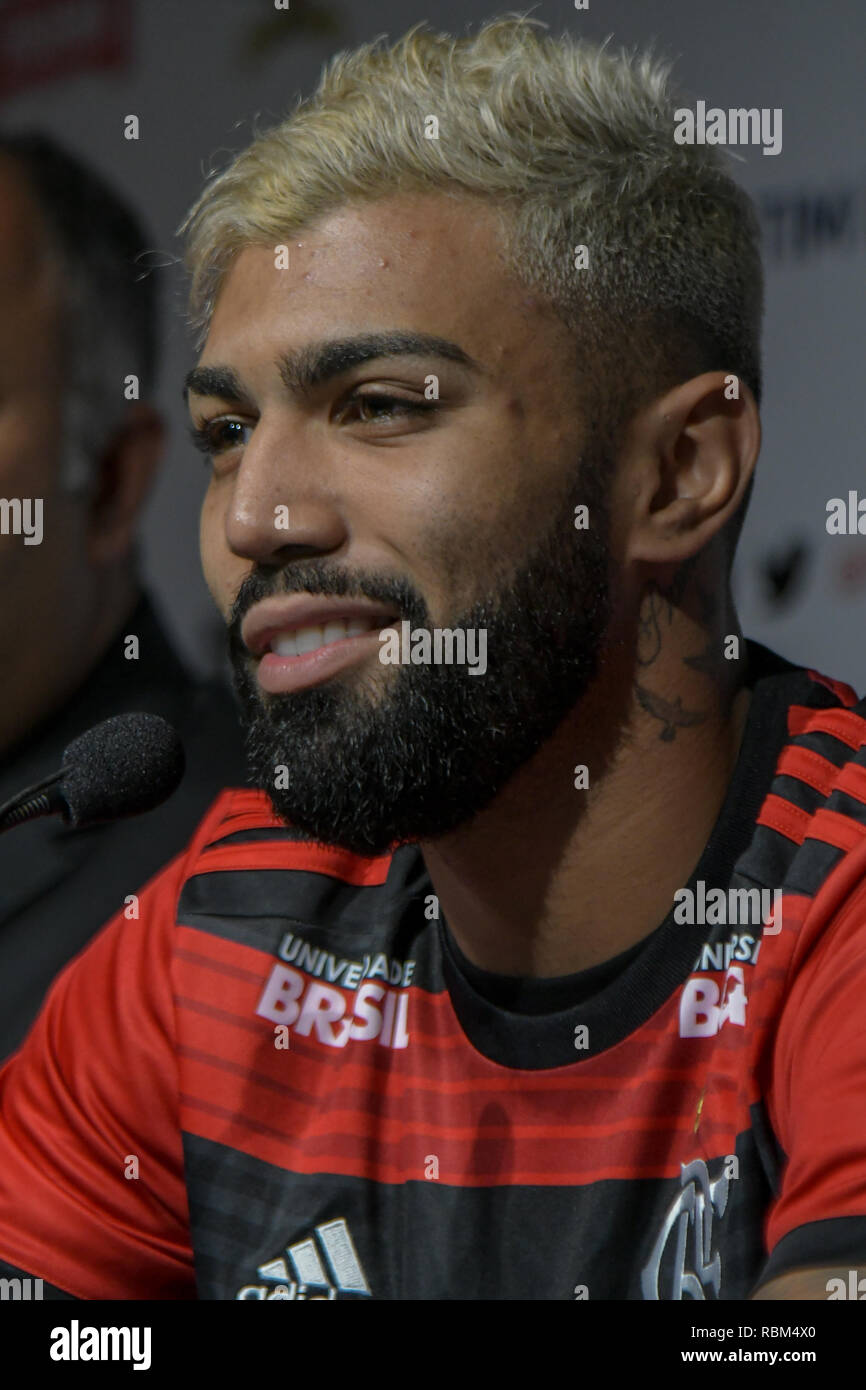 Gabriel Barbosa Gabigol Wahrend Einer Offiziellen Prasentation Bei Flamengo In Einem Kollektiven Am Ct Urubu S Nest Foto Thiago Ribeiro Agif Rio De Janeiro 01 01 2019 Prasentation Gabriel Barbosa Gabigol In Flamengo Stockfotografie Alamy
