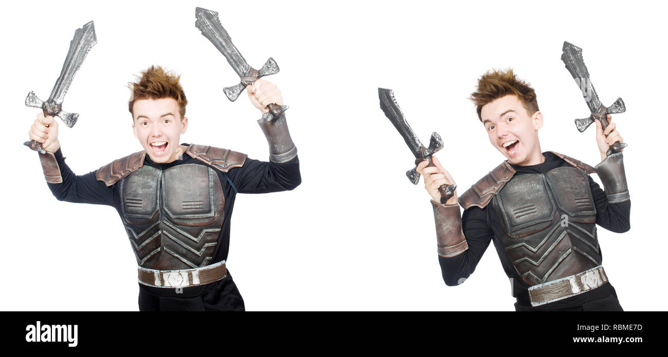 Junge lustige Mann in Rüstung Anzug Stockfoto