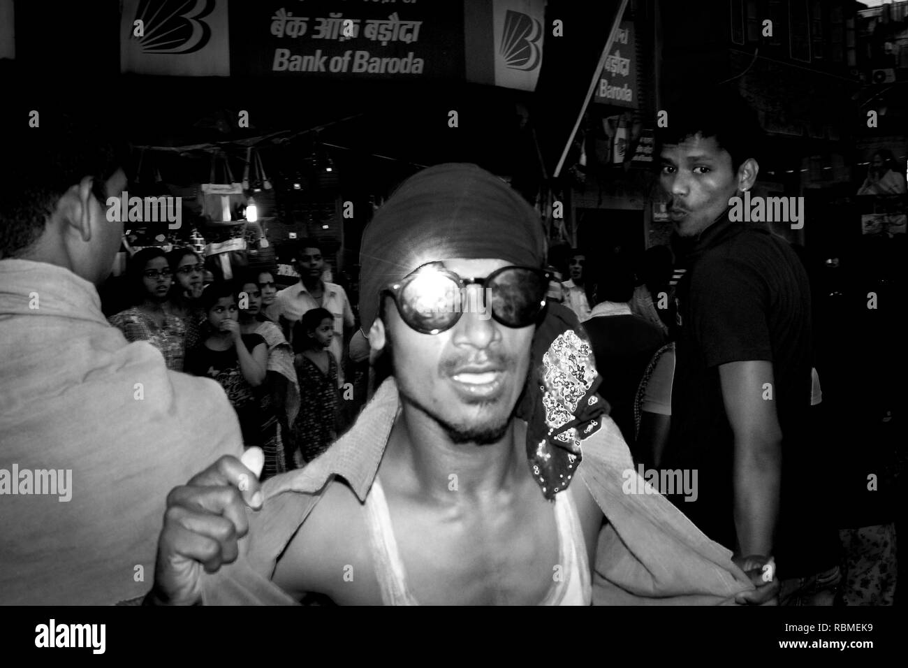 Mann in Fancy Dress, Kalighta, Kolkata, West Bengal, Indien, Asien Stockfoto