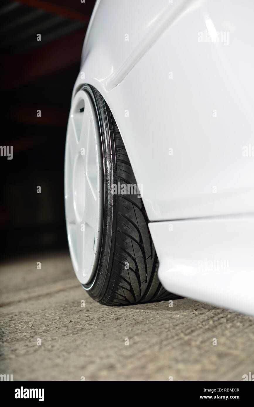 Stanced BMW E46 3er on air bag Suspension abgesenkt und geändert Stockfoto