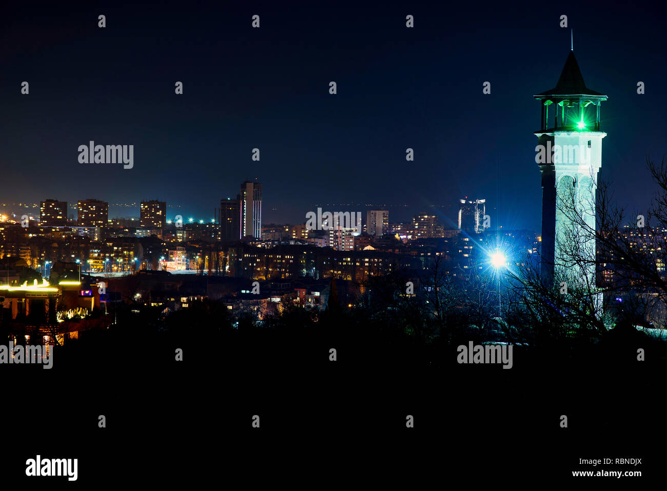 Plovdiv, Stadt bei Nacht, Bulgarien Stockfoto