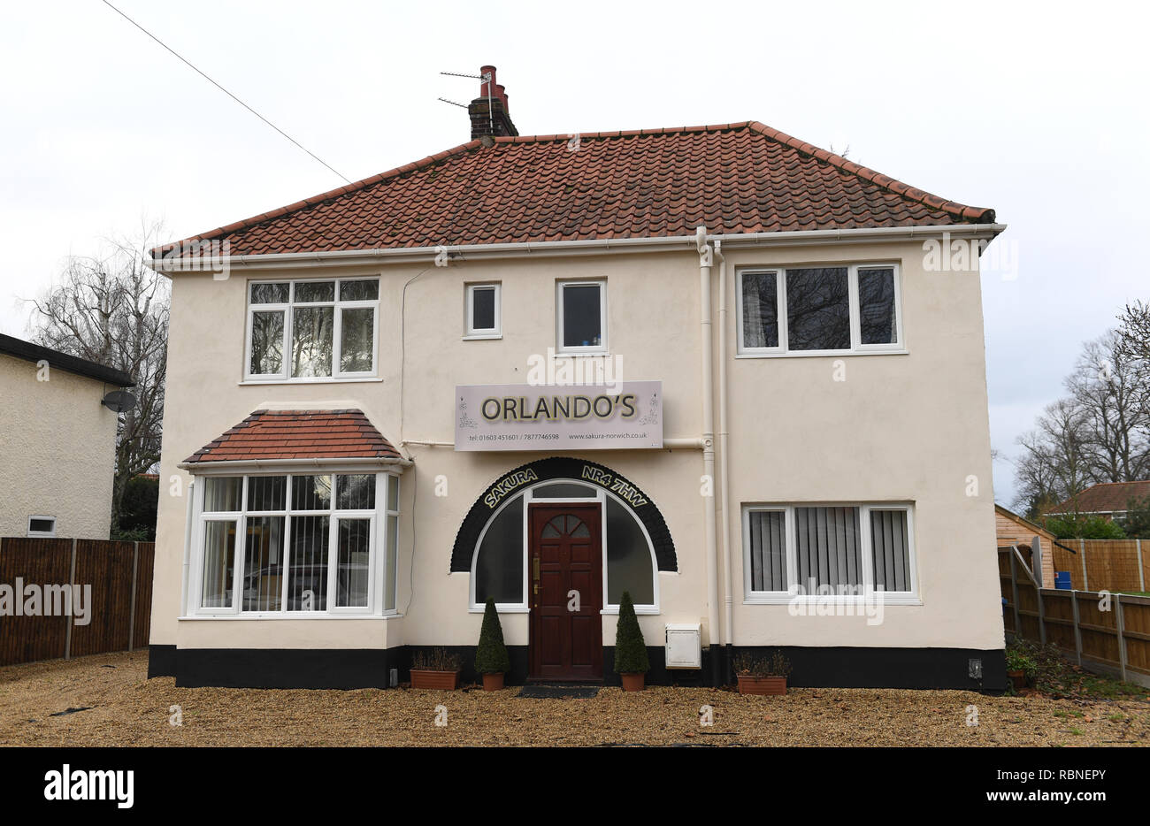 Ein Wohneigentum am Earlham Road in Norwich, Norwich City Rat als Nachbarn untersucht wird glauben, dass Orlando Williams ist ein Sushi Restaurant von der Innenseite der Wohnimmobilien. Stockfoto