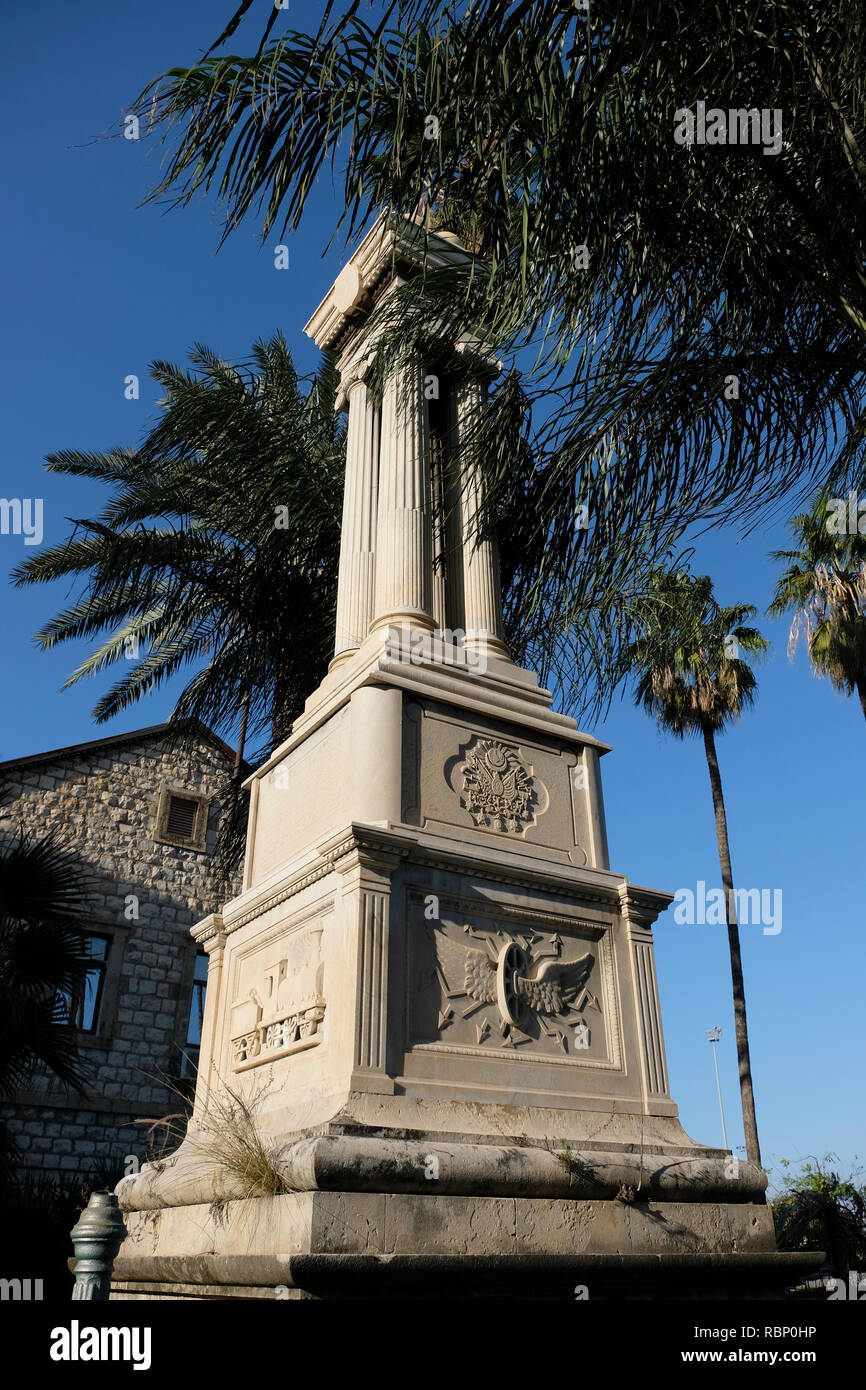 Das Denkmal für den Sultan Abdul Hamid II. errichtet für die Eröffnung des "Valley Railway" im Jahre 1905 an der Haifa Ost Bahnhof, die heutzutage nicht mehr Passagiere dient. Haifa im Norden Israels Stockfoto
