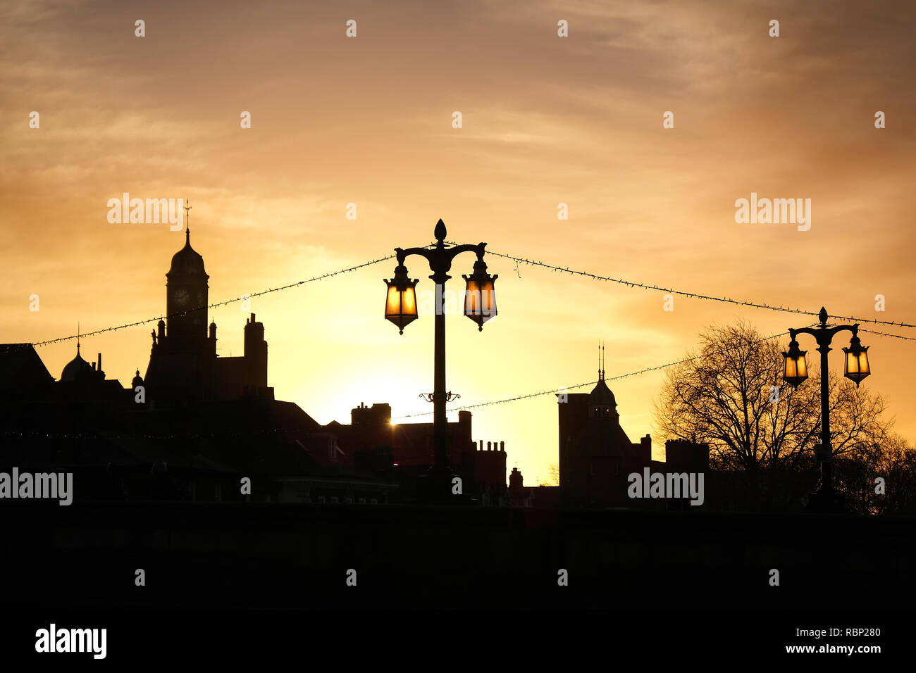 Ouse Bridge bei Sonnenaufgang im Zentrum von York. Stockfoto
