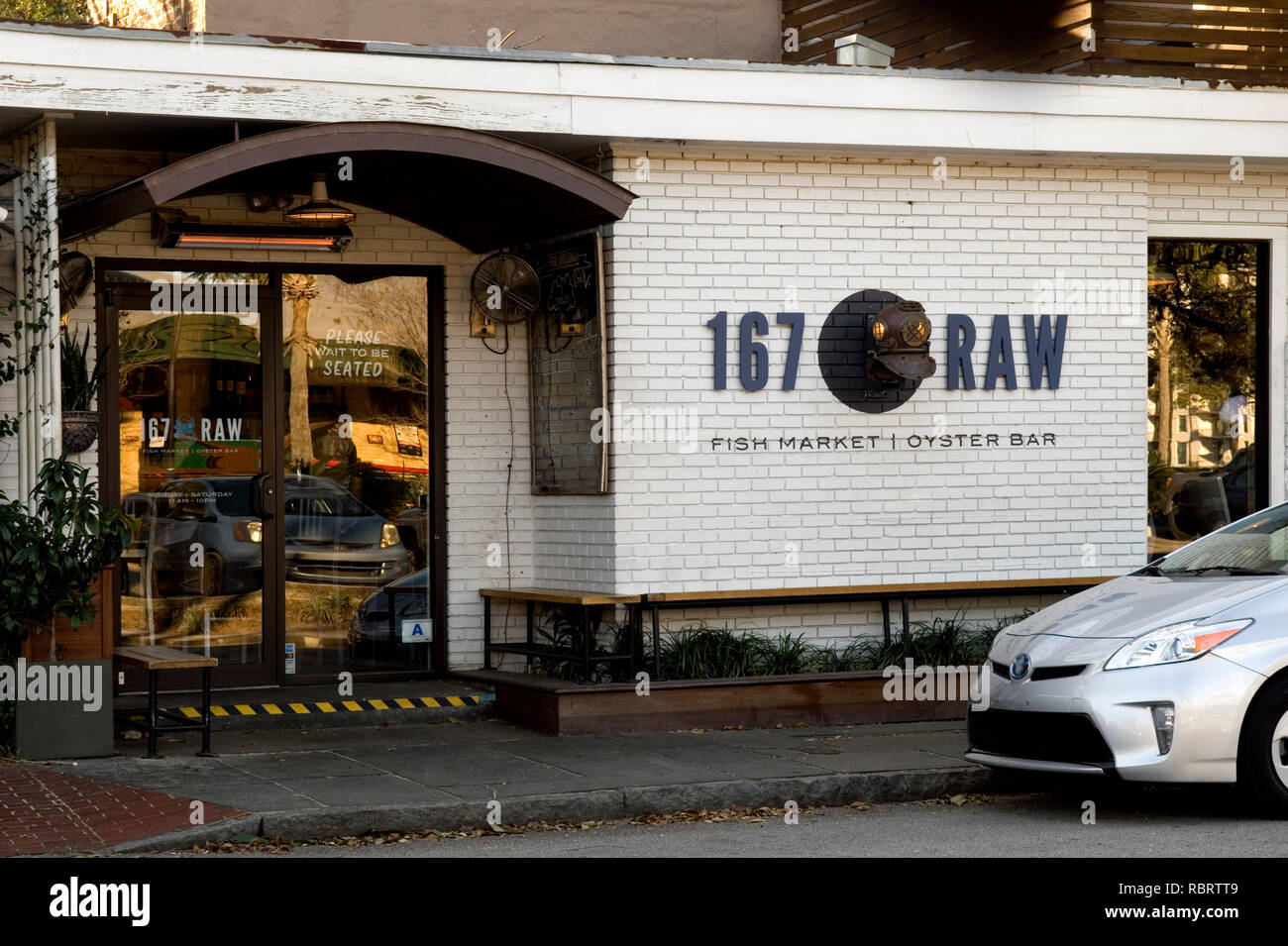 167 Raw Bar & Fisch Markt außen am Charleston South Carolina, USA Stockfoto