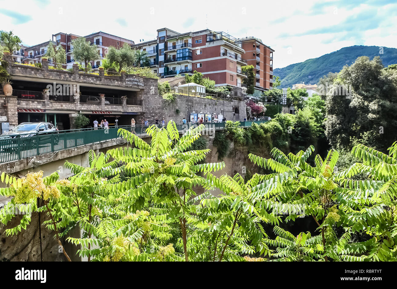 Via Fuorimura und das Tal "Vallone dei Mulini". Sorrento. Italien Stockfoto