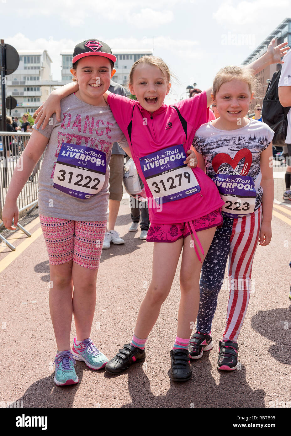 Konkurrent in der Rock 'n' Roll Marathon Serie in Liverpool Stockfoto