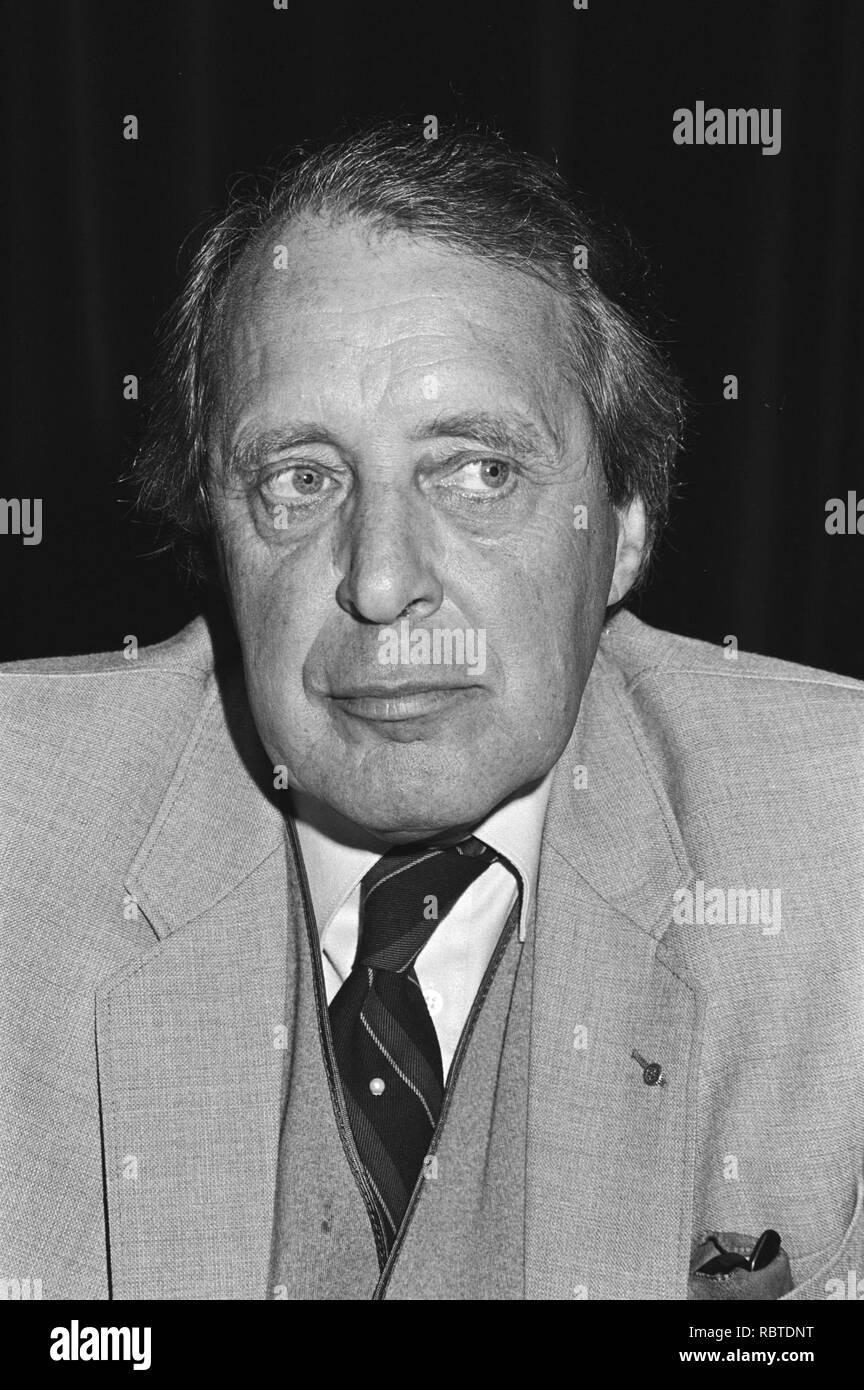 A. A.J.Goldberg, waarnemend Burgemeester van Dodewaard, Bestanddeelnr 931-6820. Stockfoto