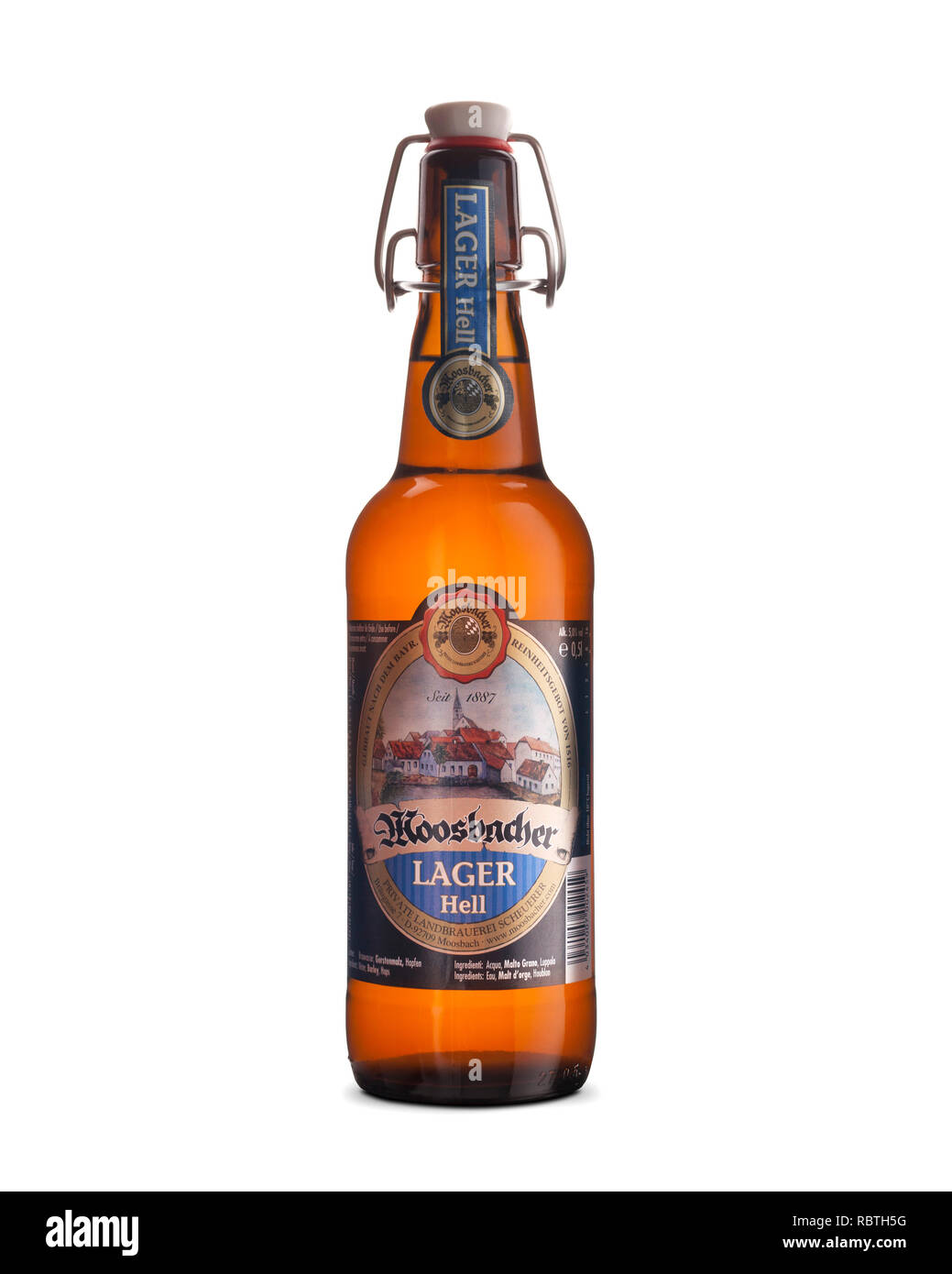 CHISINAU, Moldawien - Januar 11, 2019: Flasche Bier Lagerbier Moosbacher  Hölle. Deutschland Bier Marke. Auf weissem Hintergrund Stockfotografie -  Alamy