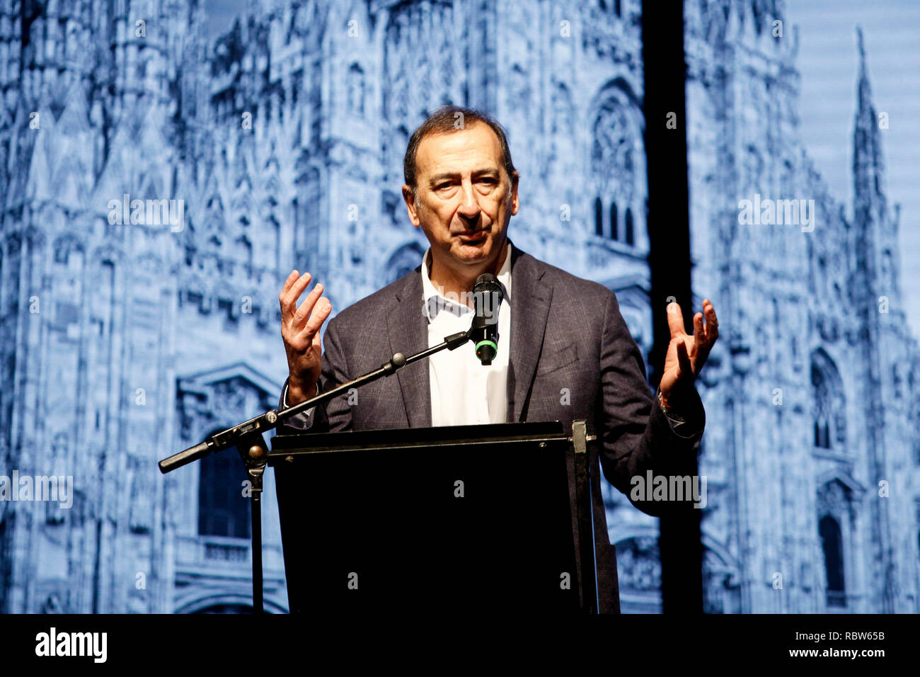 Foto LaPresse - Mourad Touati Balti 12/01/2019 Milano (ITA) - Über Ampere 1 Cronaca Piazza Grande Milano, presso Il Teatro Leonardo di via Ampere una Giornata di Incontro e dibattito con numerosi esponenti politici locali e il candidato alla segreteria del Partito Democratico, Nicola Zingaretti Nella Foto: Giuseppe Sala, Sindaco di Milano Stockfoto