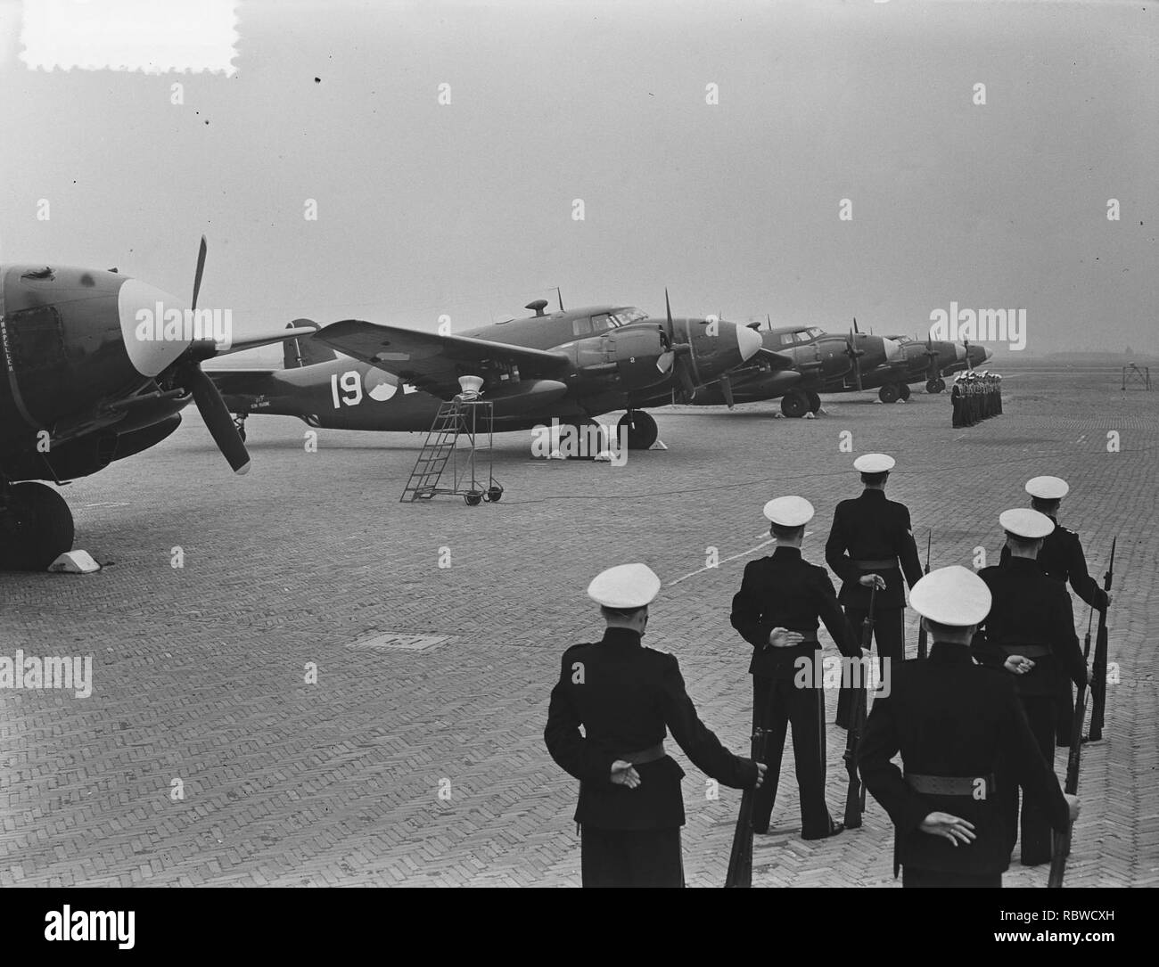 Harpunen Aankomst vliegtuig op Valkenburg, Bestanddeelnr 904-7531. Stockfoto