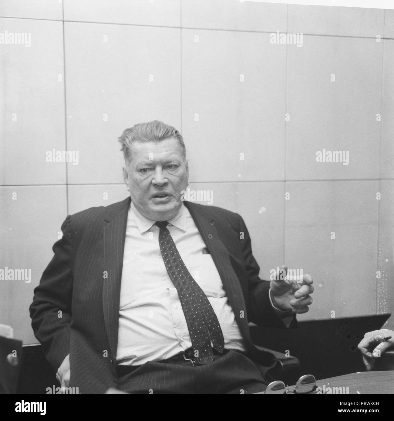 Van Aankomst Ex Bokser Gene Tunney Op Schiphol Tijdens De Bestanddeelnr Persconferentie 918 5215 Stockfotografie Alamy