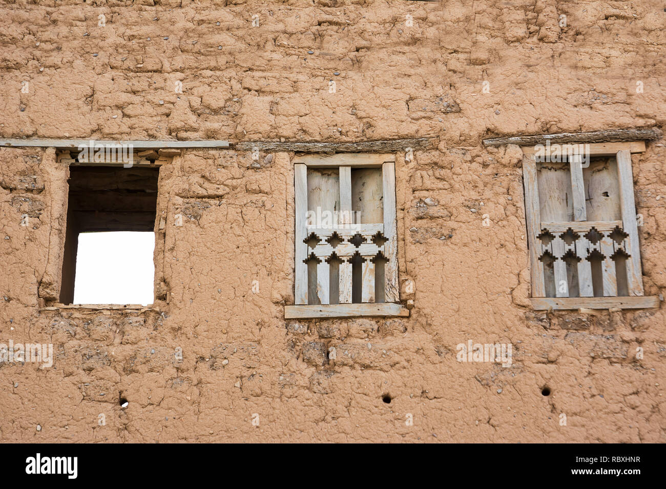 Fenster eines Schlamm Haus von Birkat Al Mouz Stockfoto