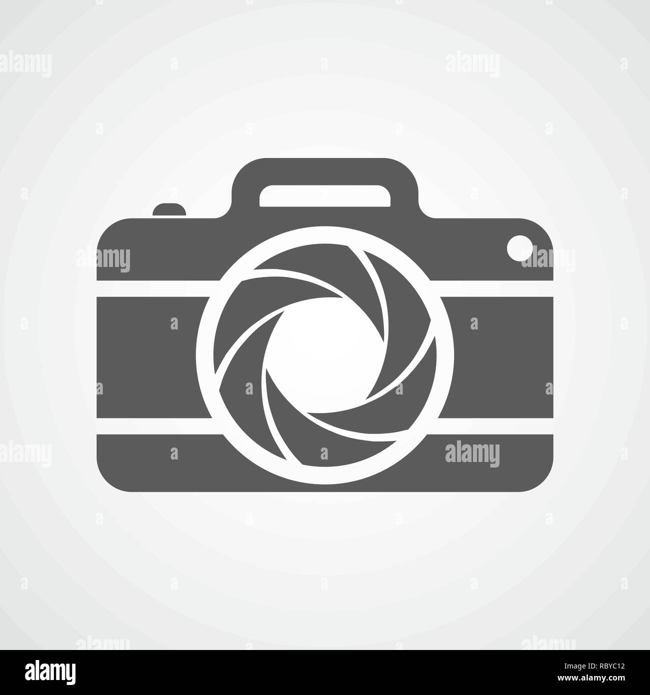 Grau Foto Kamera" im flachen Design. Vector Illustration. Kamera Symbol auf weißem Hintergrund. Stock Vektor