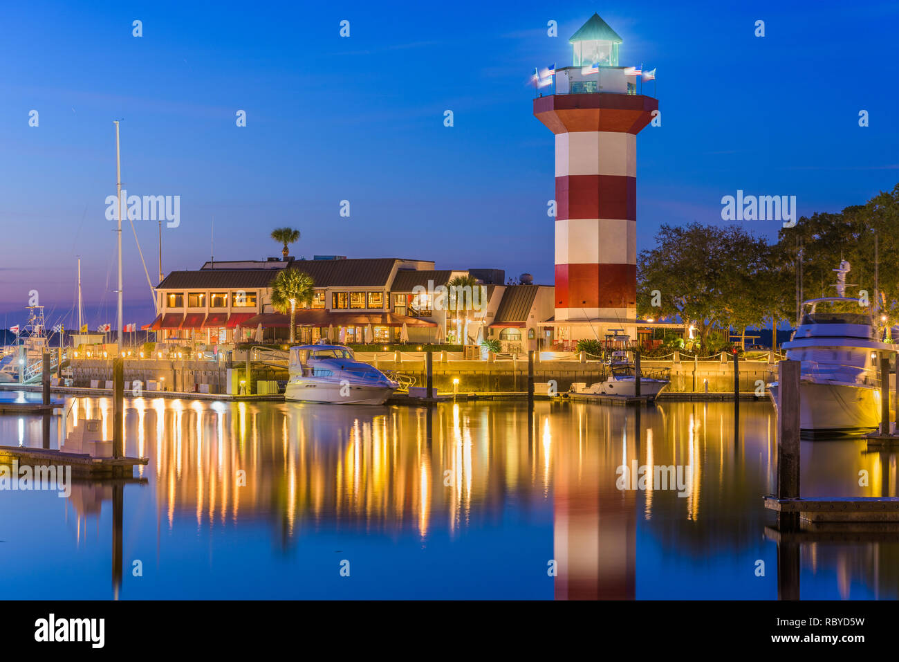 Hilton Head, South Carolina, USA Leuchtturm in der Dämmerung. Stockfoto