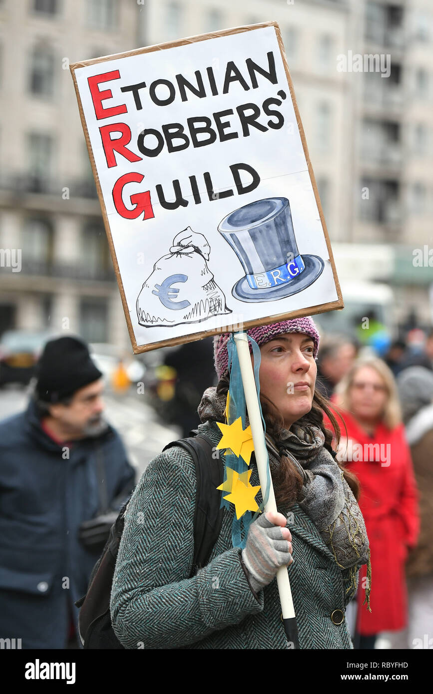 Demonstranten in der Volksversammlung gegen gelbe Sparpolitik 'Weste' - Kundgebung in Central London inspiriert, in einer allgemeinen Wahl. Stockfoto