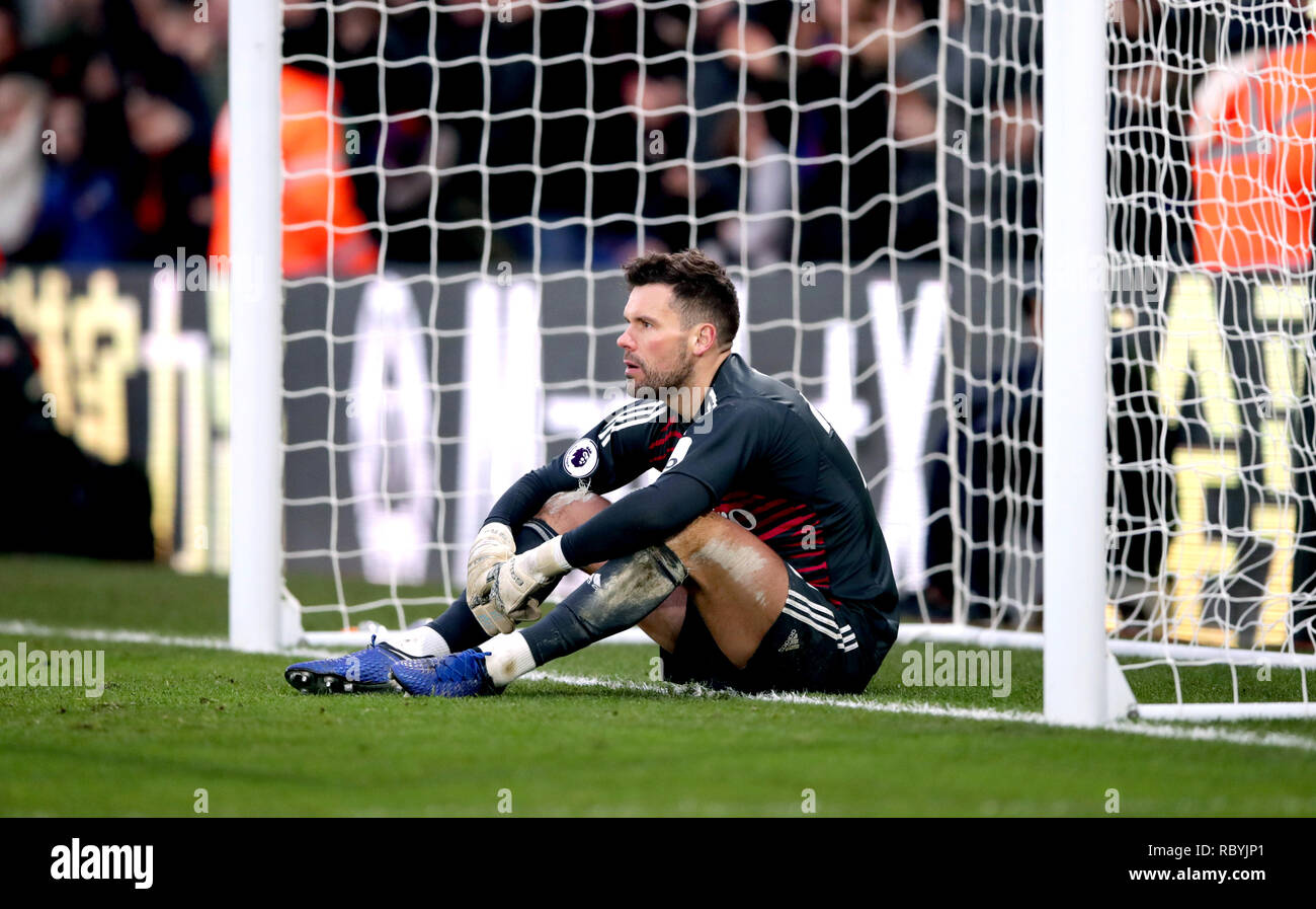Watford Torwart Ben Foster erscheint als Teamkollegen Craig Cathcart (nicht im Bild) Kerben ein Eigentor während der Premier League Spiel im Selhurst Park, London niedergeschlagen. Stockfoto