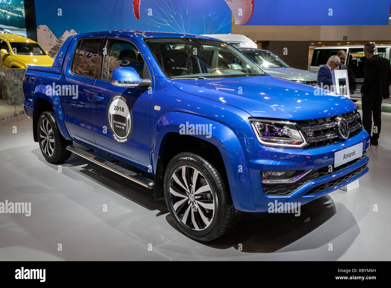 Brüssel - Jan 10, 2018: Volkswagen Amarok Pickup truck an der Brussels Expo Autosalon Motor Show präsentiert. Stockfoto