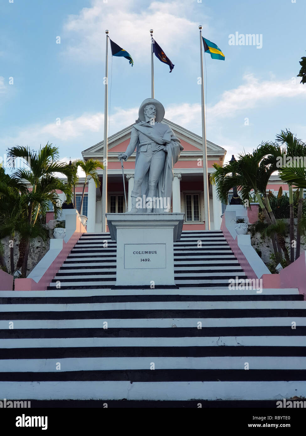 Christopher Columbus 'entdeckt' die neue Welt, wenn er sich auf San Salvador, auf den Bahamas, im Jahr 1492 gelandet. Eine Statue errichtet wurde zu seinen Ehren im Jahre 1830. Stockfoto