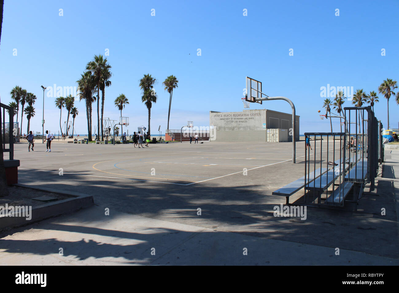 Basketball in Venice Beach, Kalifornien Stockfoto