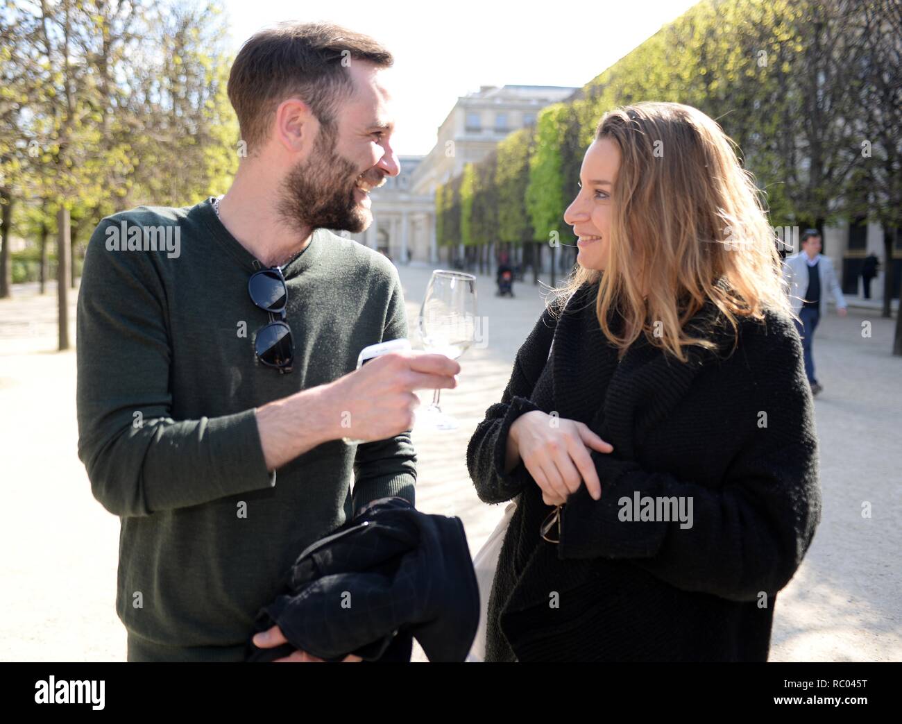 Große Namen im französischen Restaurant und Bar Industrie englischen Sekt Champagner war Mit: Jordanien Huret, Floriane Merzougi Wo: Paris, Frankreich Wann: 19 Aug 2016 Quelle: Steve Finn/WANN Stockfoto