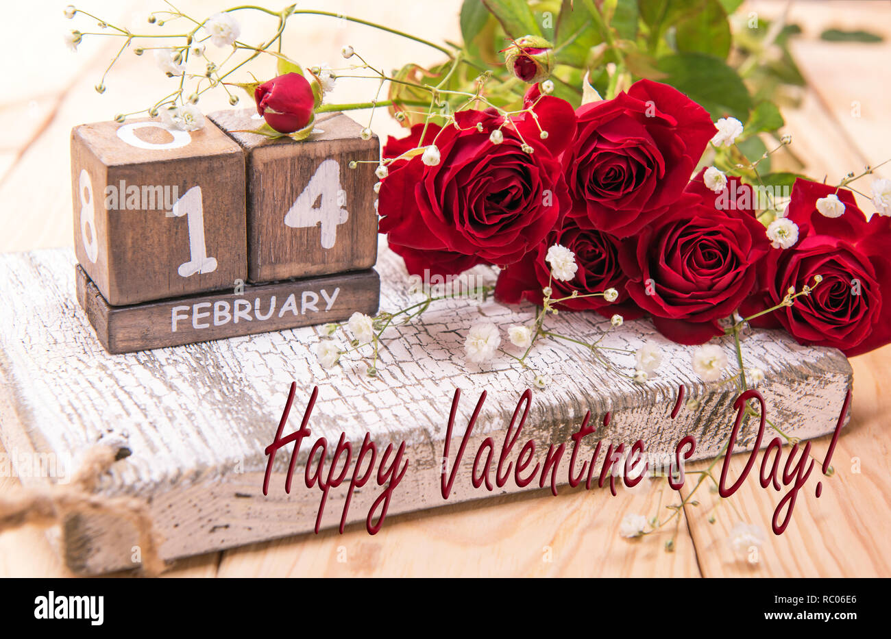 Valentinstaggrußkarte rote rosen -Fotos und -Bildmaterial in hoher  Auflösung – Alamy