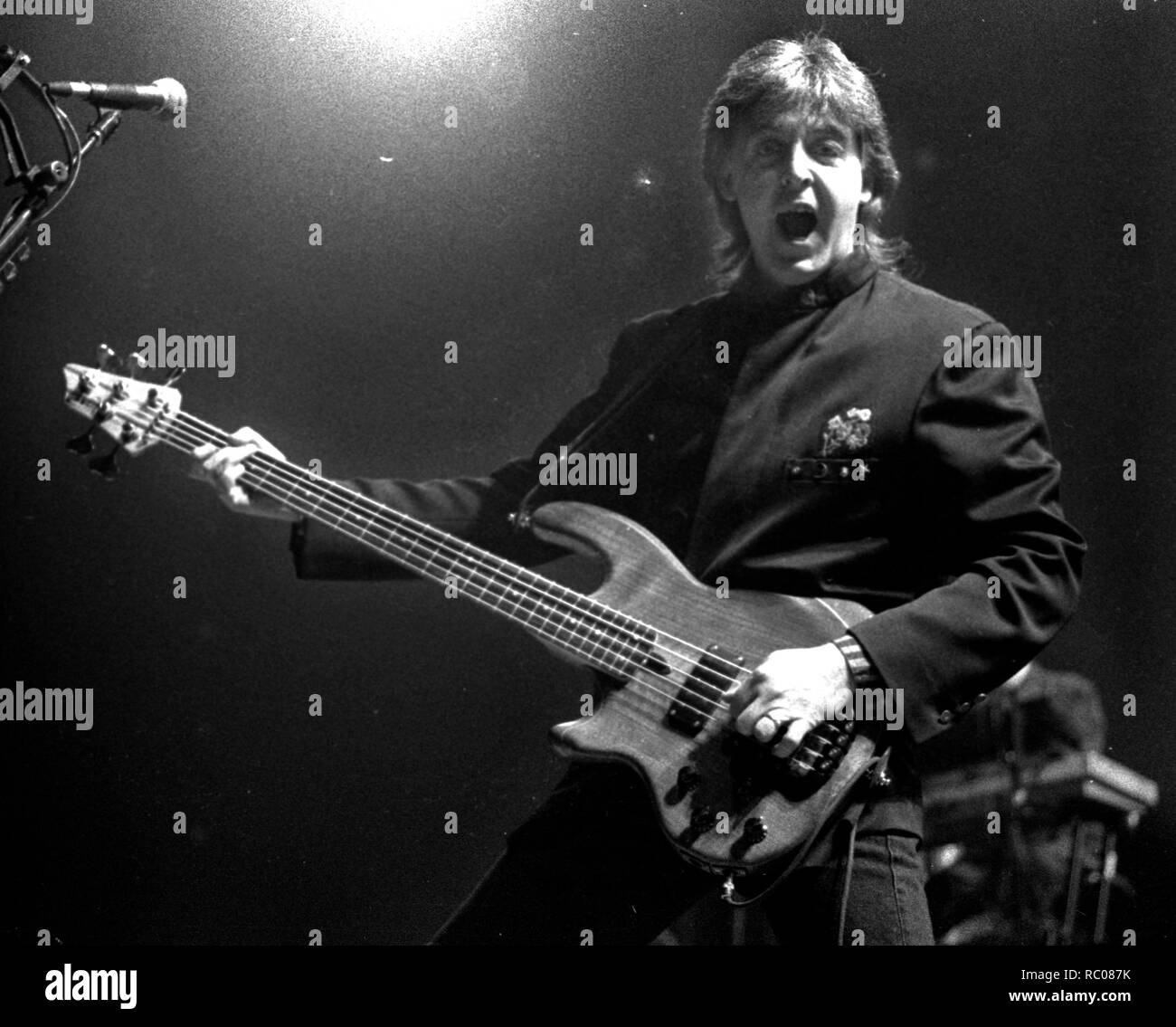 Paul McCartney im Konzert im Centrum in Worcester, MA USA 1990 Foto von Bill belknap Stockfoto