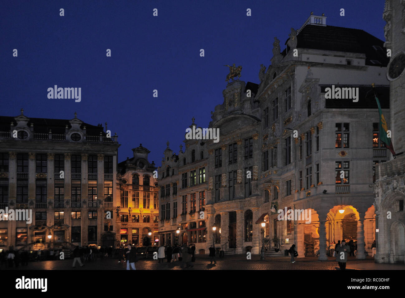 La Grand Place, Grote Markt, Marktplatz mit den Häusern, von links Maison Des Ducs de Brabant - Haus der Herzöge von Brabant, Renommé, heute Kakao-un Stockfoto