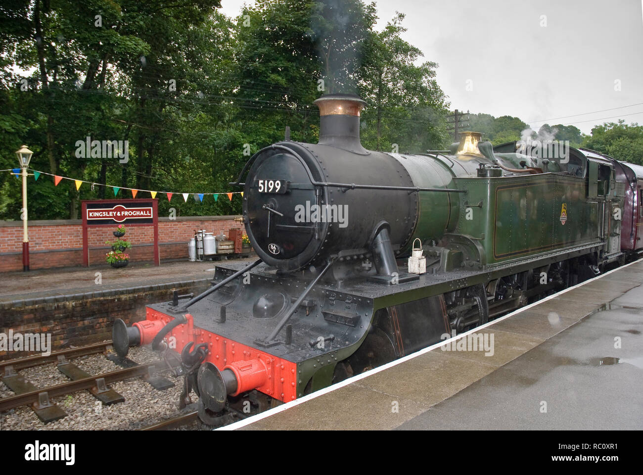 Die Valley Railway. Kingsley und Froghall station. GWR Prairie