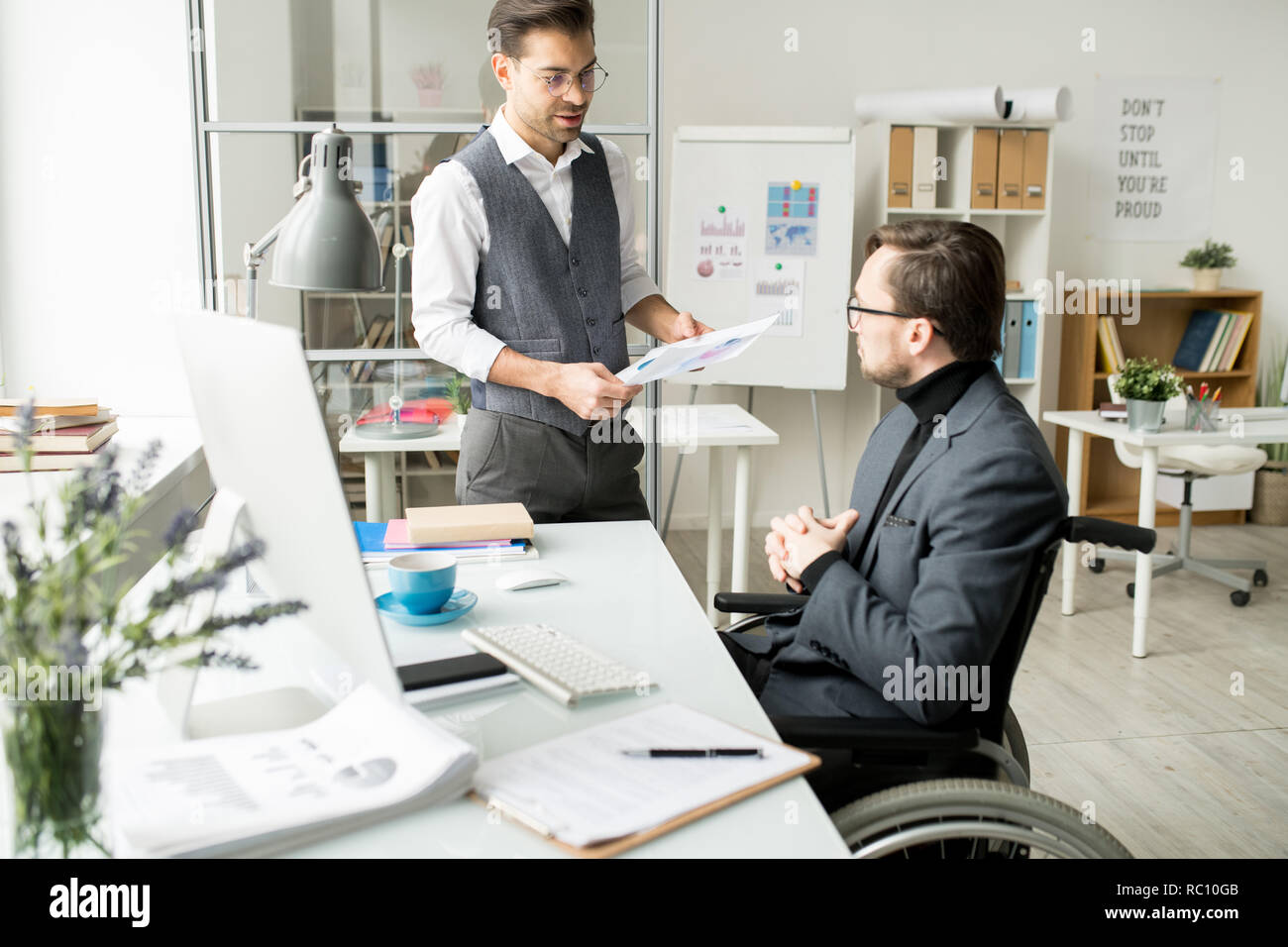 Geschäft Leute Arbeiten mit Dokumenten Stockfoto