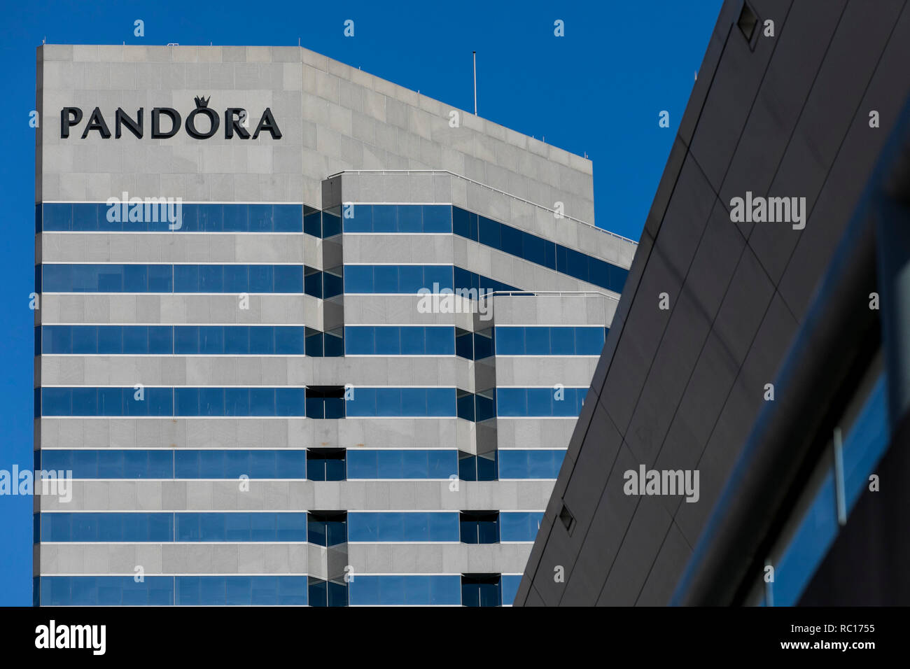 Ein logo Zeichen außerhalb einer Anlage von Pandora Schmuck in Baltimore, Maryland, besetzten am 11. Januar 2019. Stockfoto