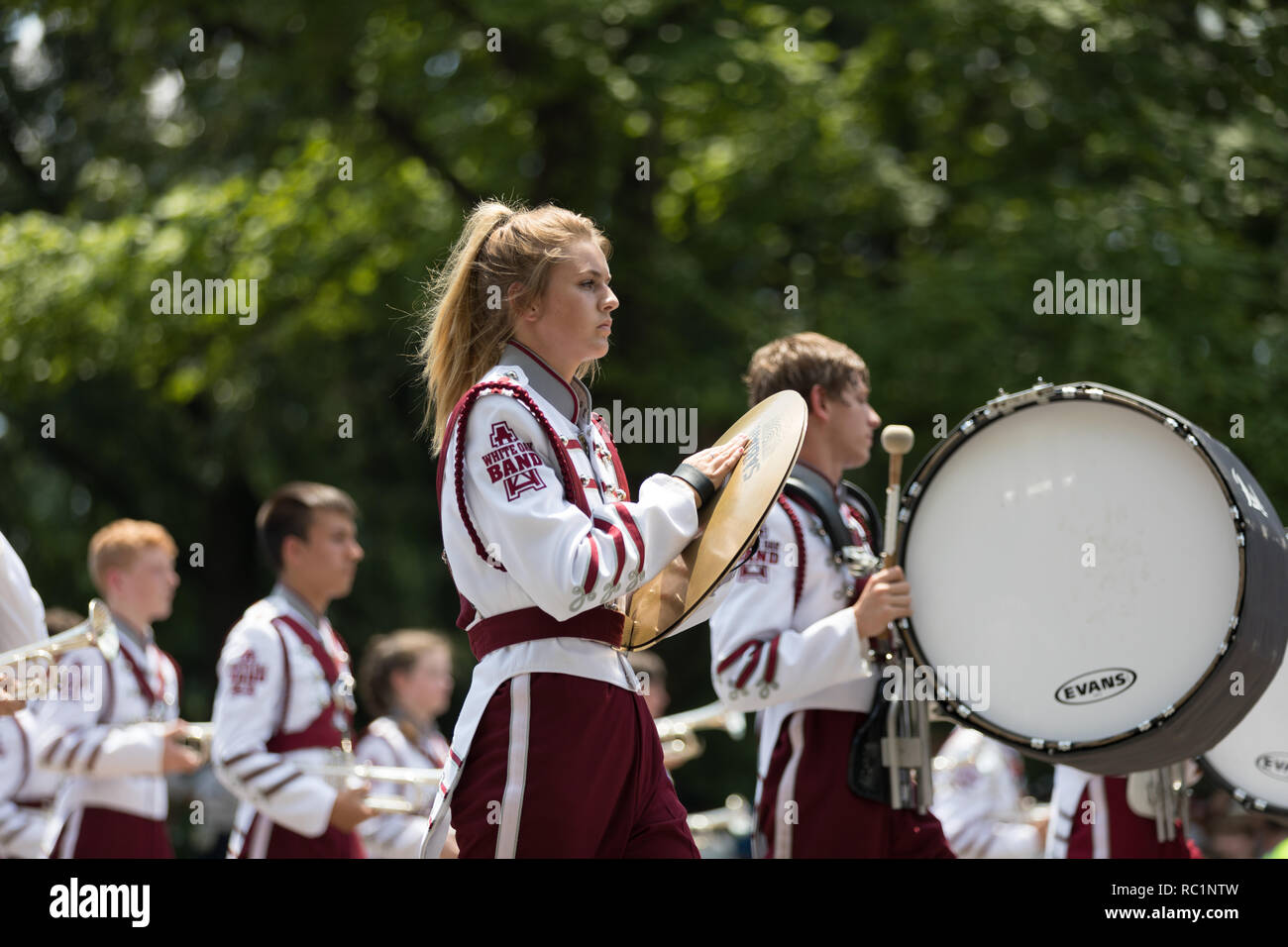 Washington, D.C., USA, 4. Juli 2018, die nationale Unabhängigkeit Day Parade, weiße Eiche High School, Regiment von Roughnacks, Marching Band aus weißem Oa Stockfoto