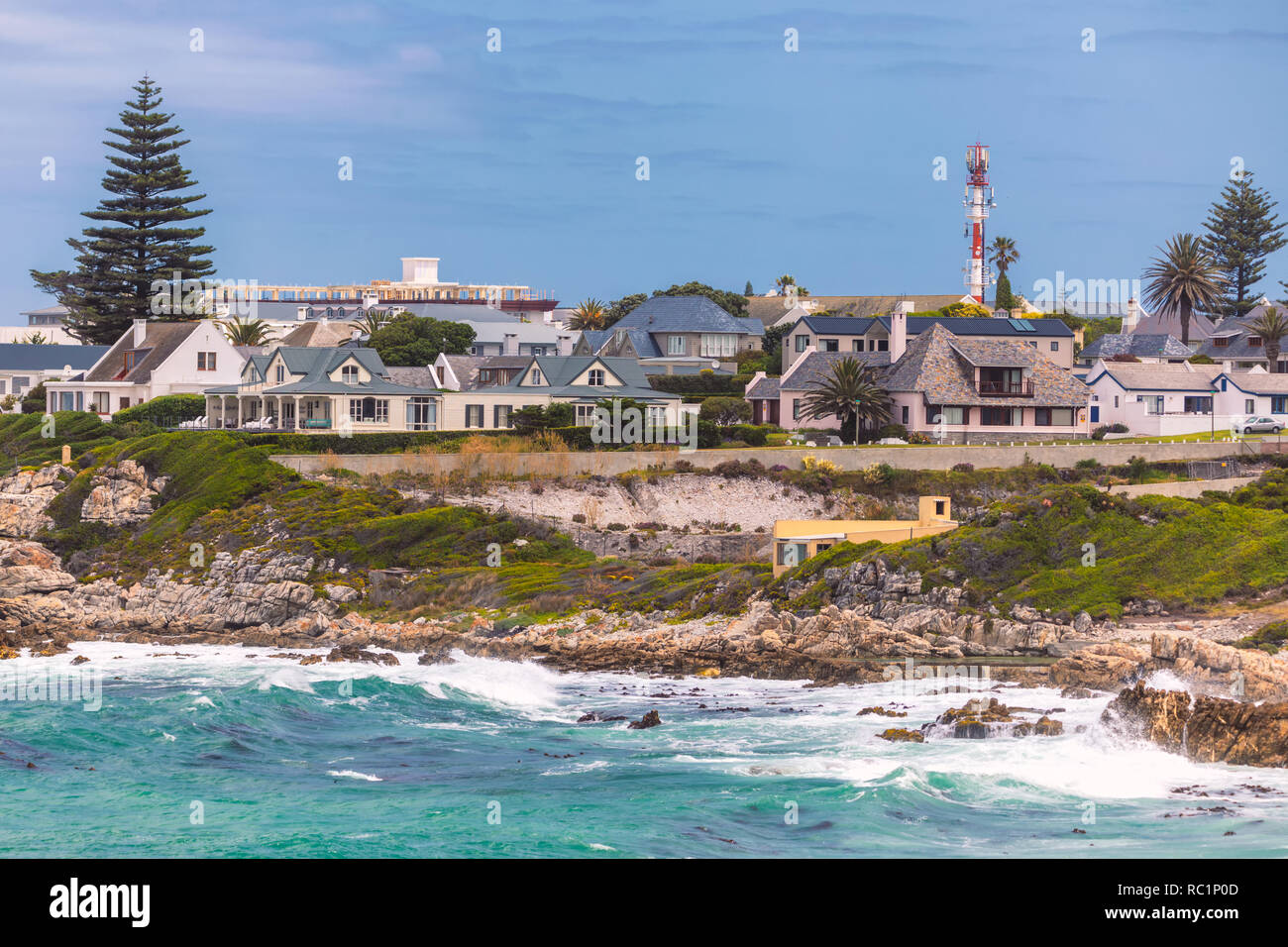 Felsigen Ozean Küste der Stadt Hermanus, Südafrika Stockfoto