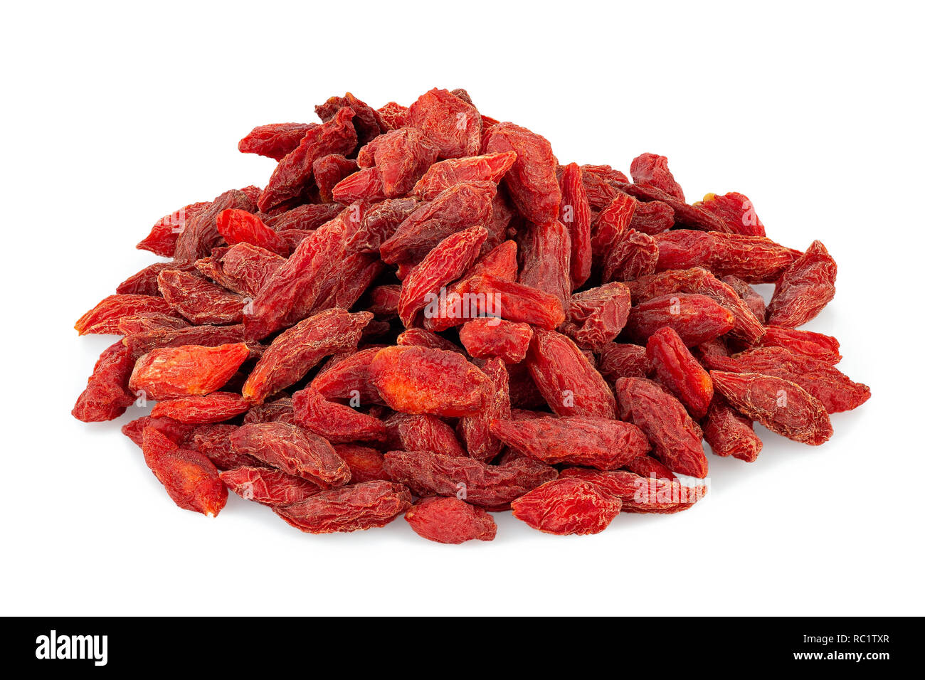 Haufen Goji Beeren auf weißem Hintergrund Stockfoto