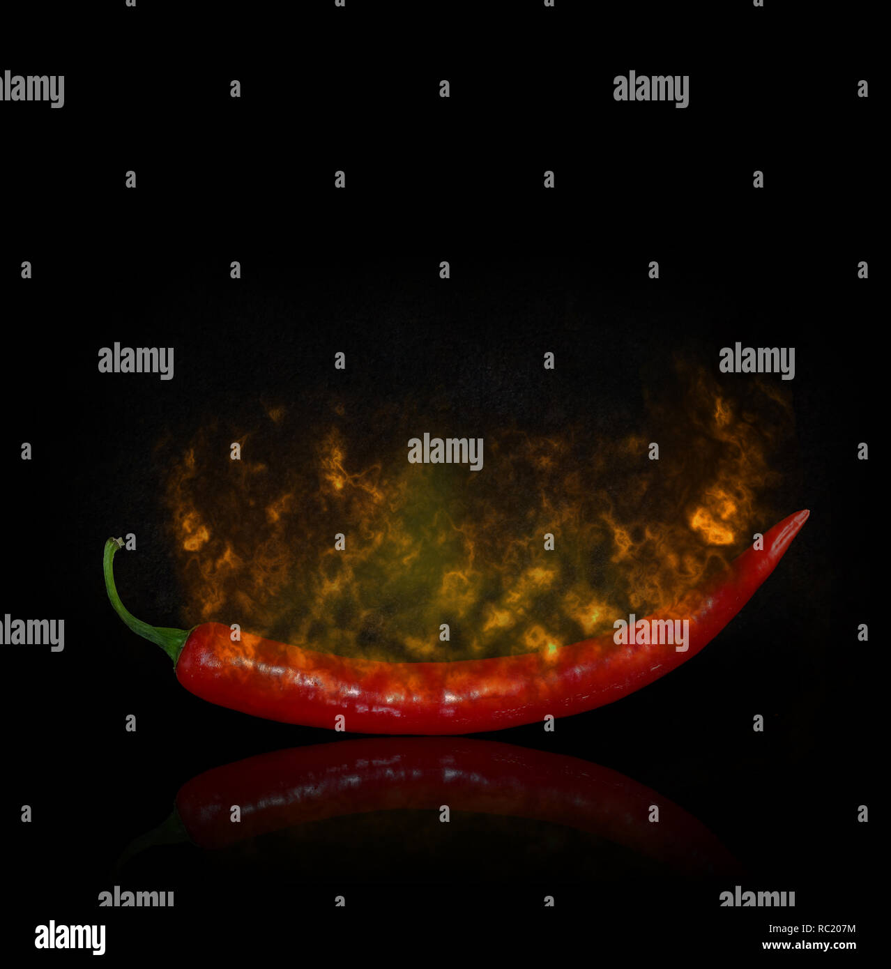 Hot Chili gewürzt mit Flammen. Essen scharf und heiß. Mit kopieren. Stockfoto