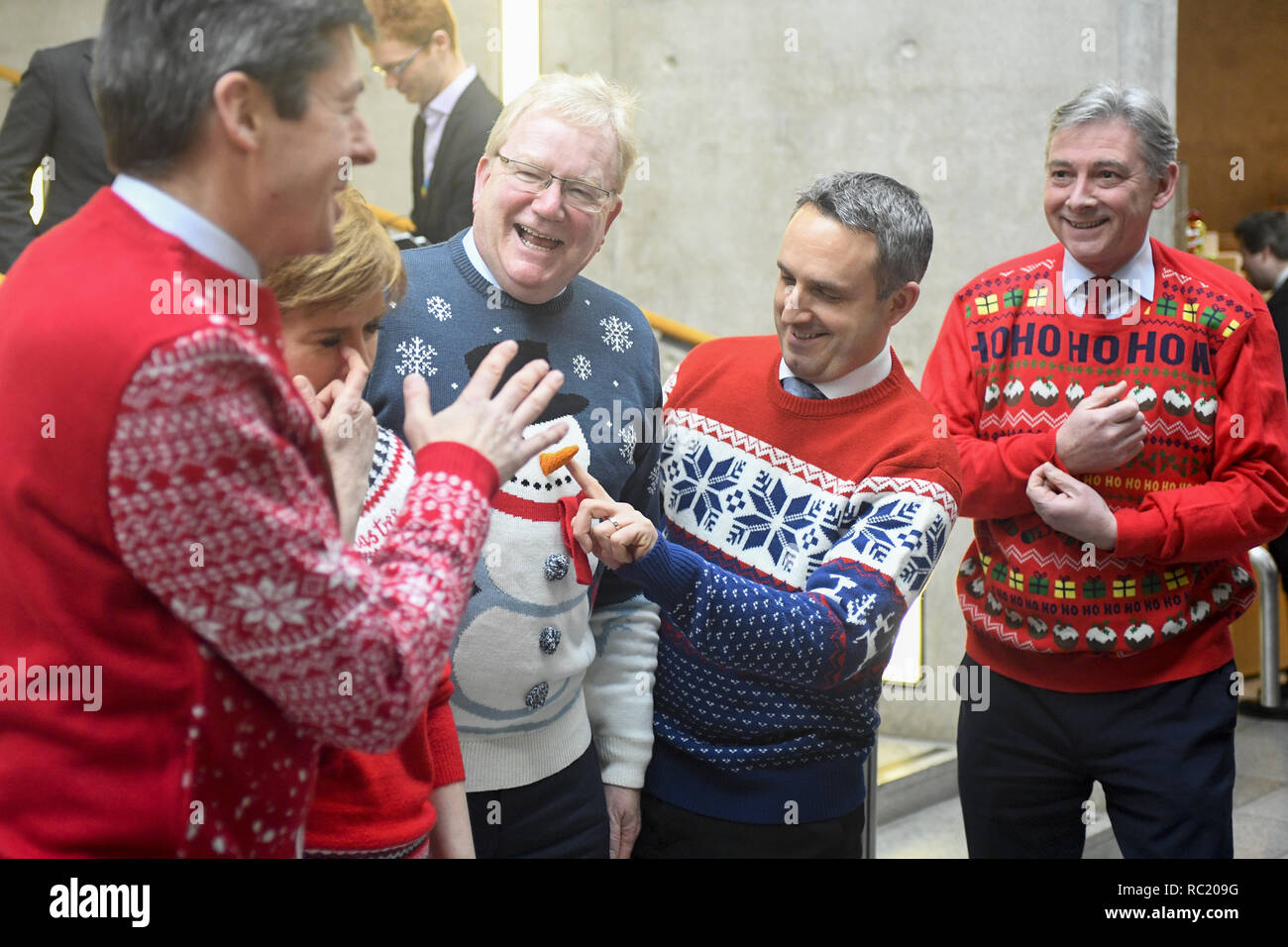 Politiker besuchen schottische Erste Minister der Fragen in Holyrood Mit: Ken MacIntosh, Nicola Sturgeon, Jackson Carlaw, Alex Cole-Hamilton, Richard Leonard Wo: Edinburgh, Großbritannien Wann: 13 Dec 2018 Credit: Euan Kirsche / WANN Stockfoto