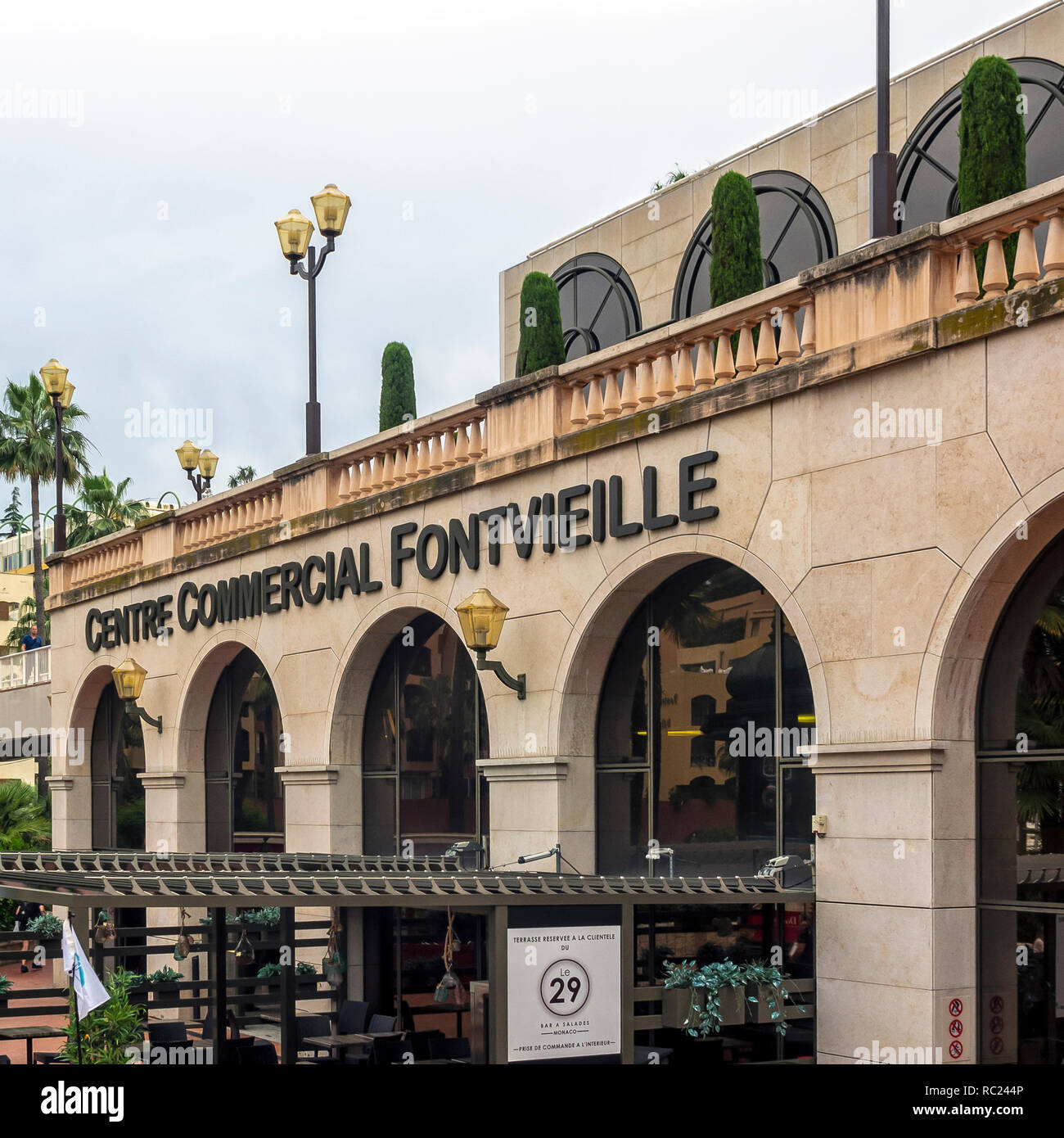 MONTE CARLO, MONACO Die fontvieille Einkaufszentrum (Centre Commercial Fontvieille