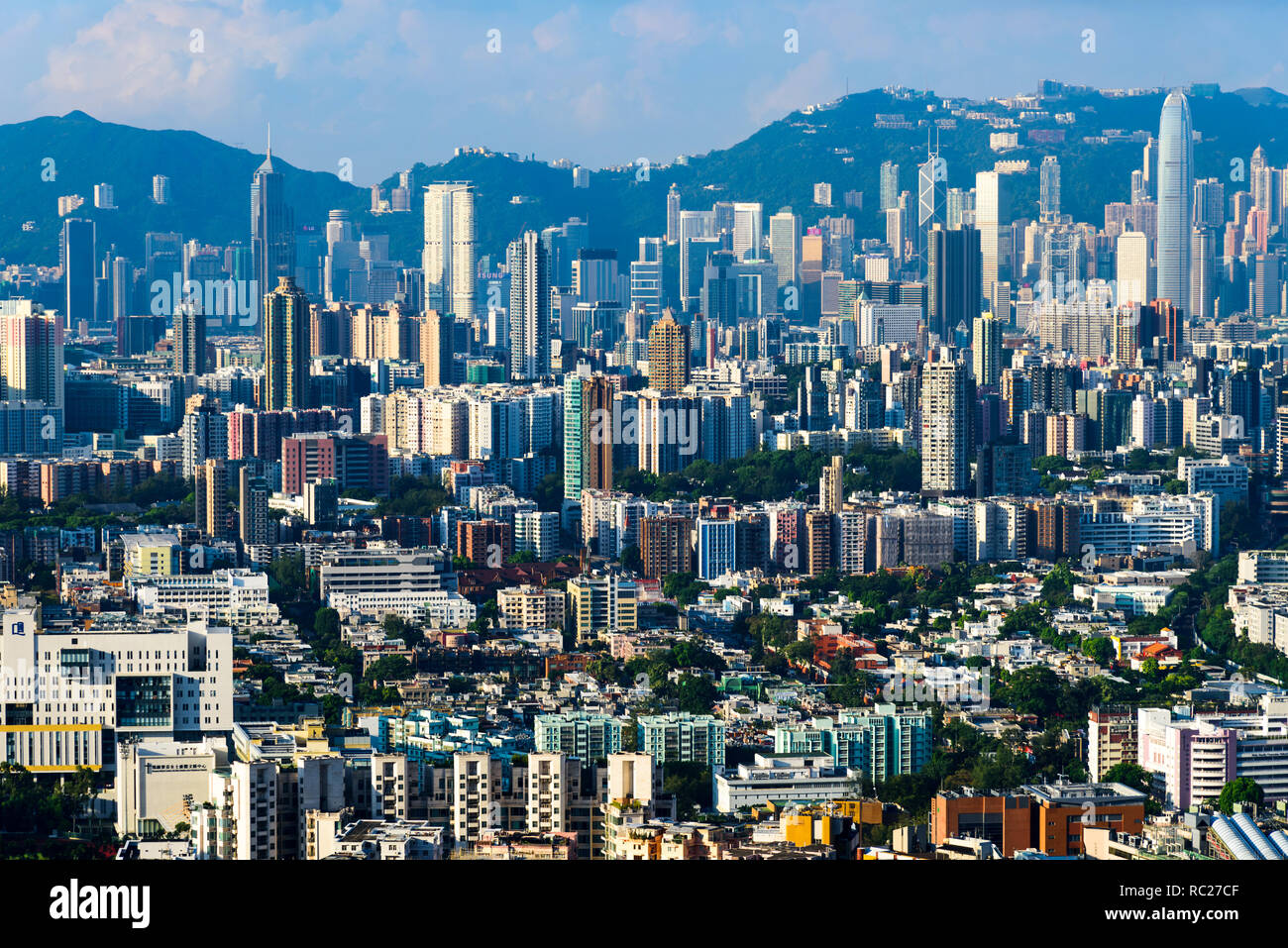 Hohe Gebäude von Hong Kong städtische Umgebung Blick vom Lion Rock am Tag Stockfoto